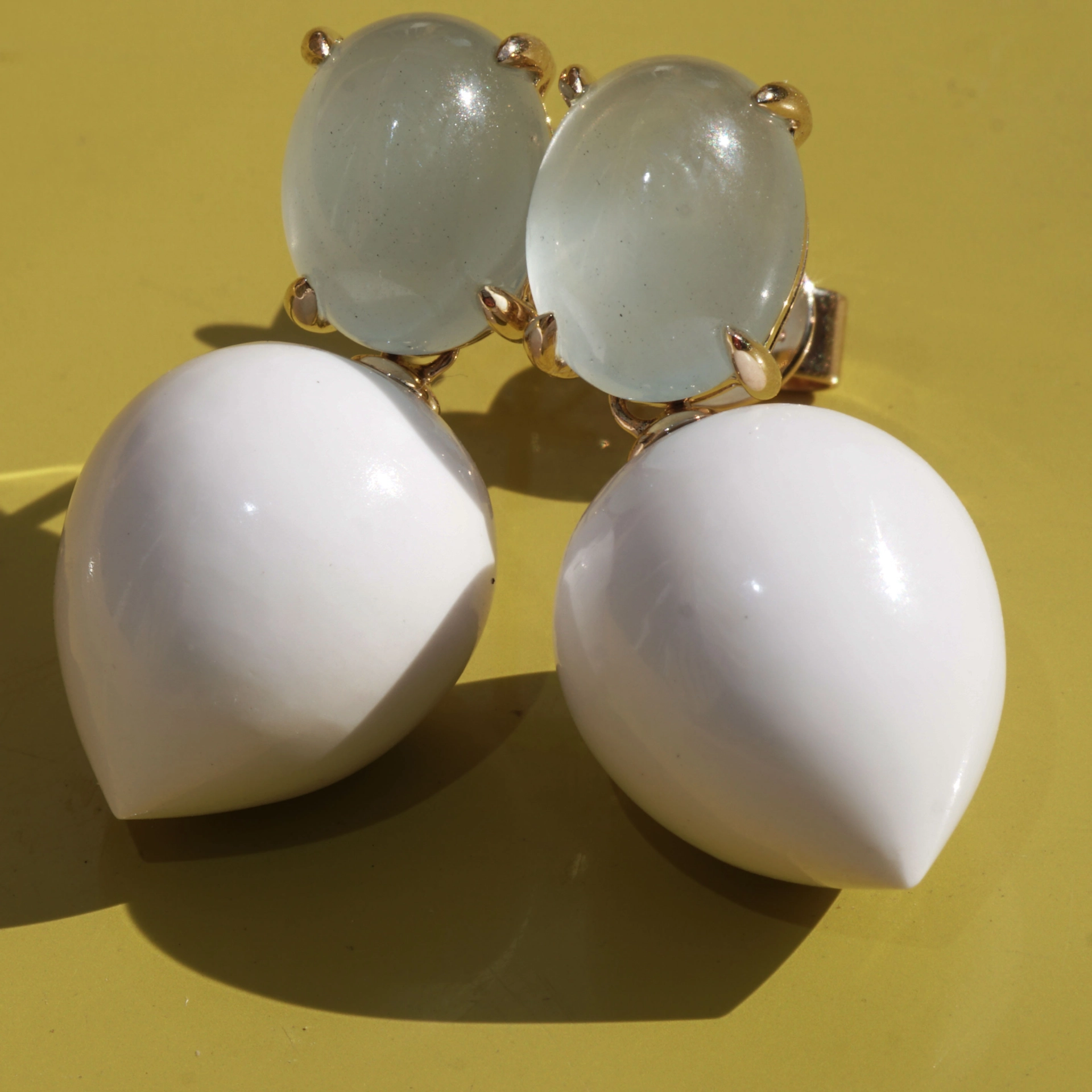 Cacholong Aquamarine Earrings 14 kt Yellowgold....Sky and Snow