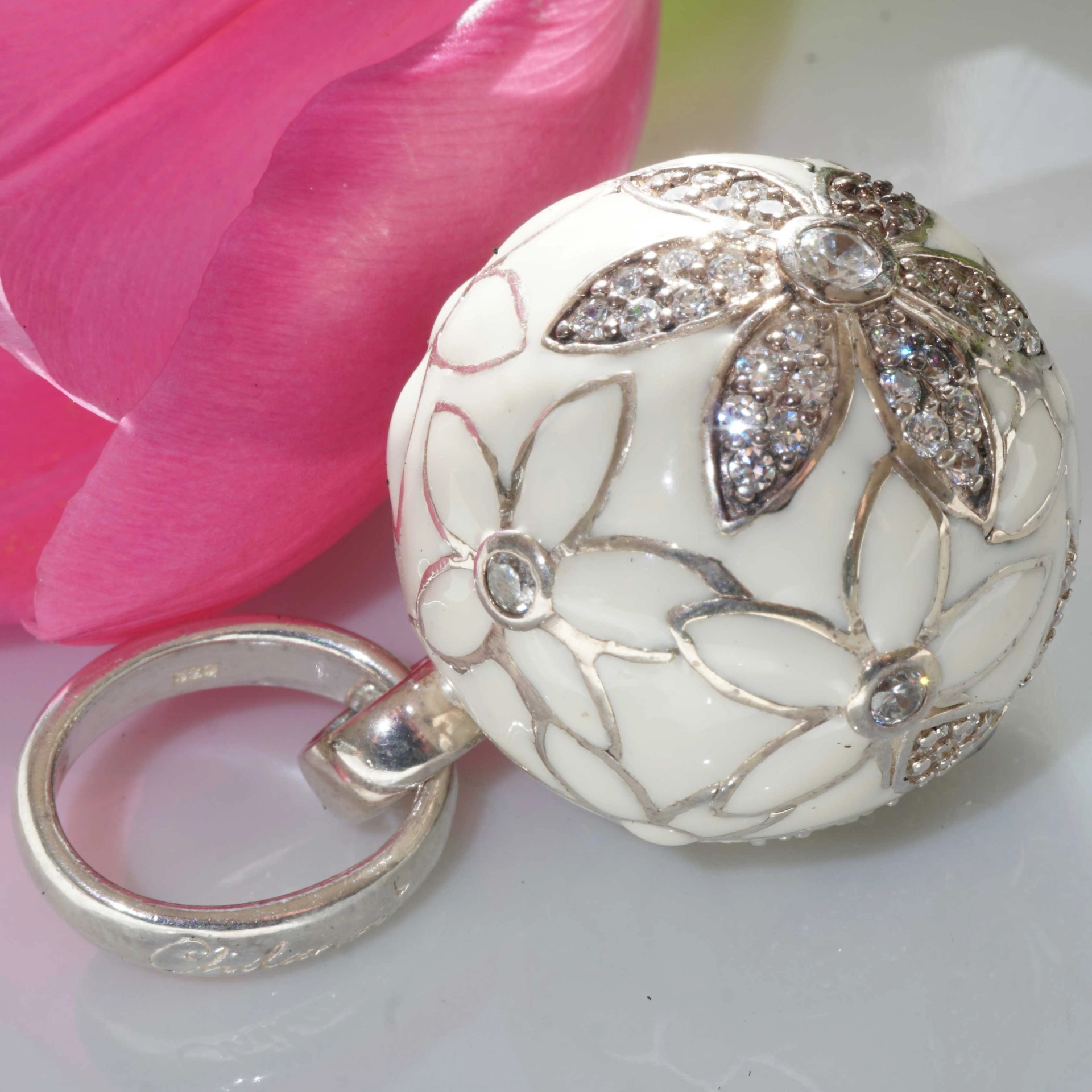 Chilango Pendant Faberge white Flower with Circonia 925 Silver Enamel