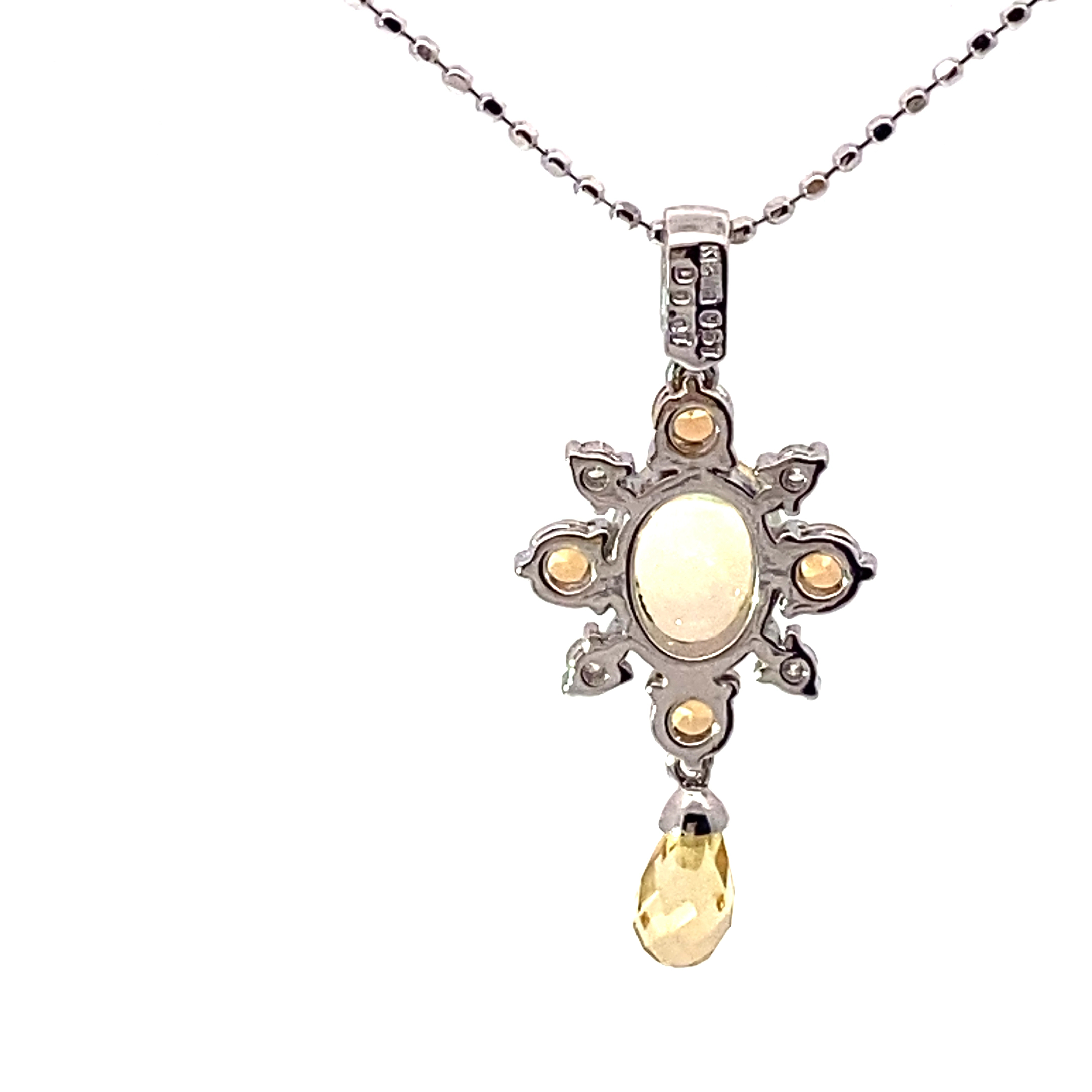 Adorable Full Opal Mandarin Garnet Pendant with Brilliant-Cut Diamonds 0.67 0.07 ct with Chain 750 White Gold