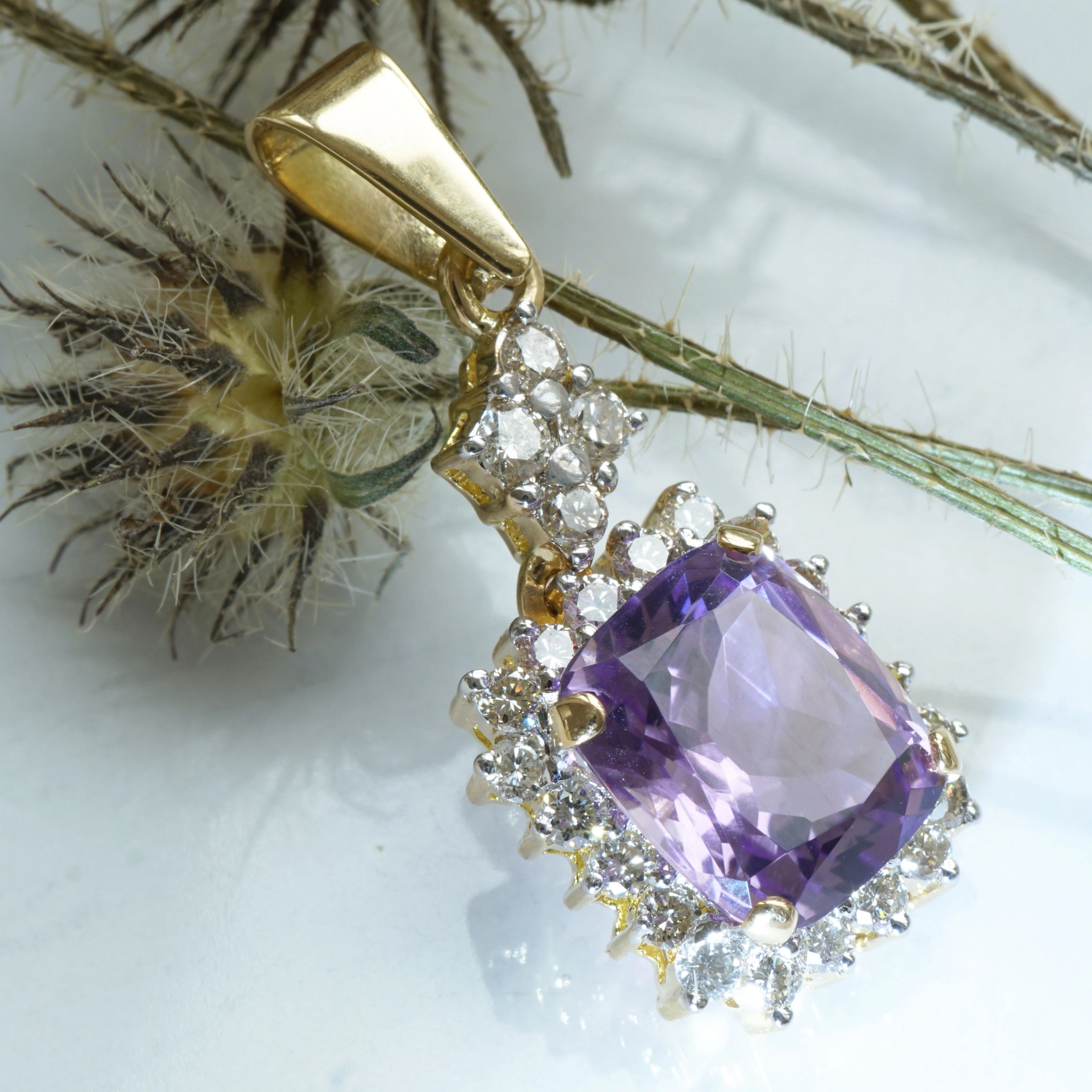 Amethyst Diamond Pendant 18 kt Gold sooo precious