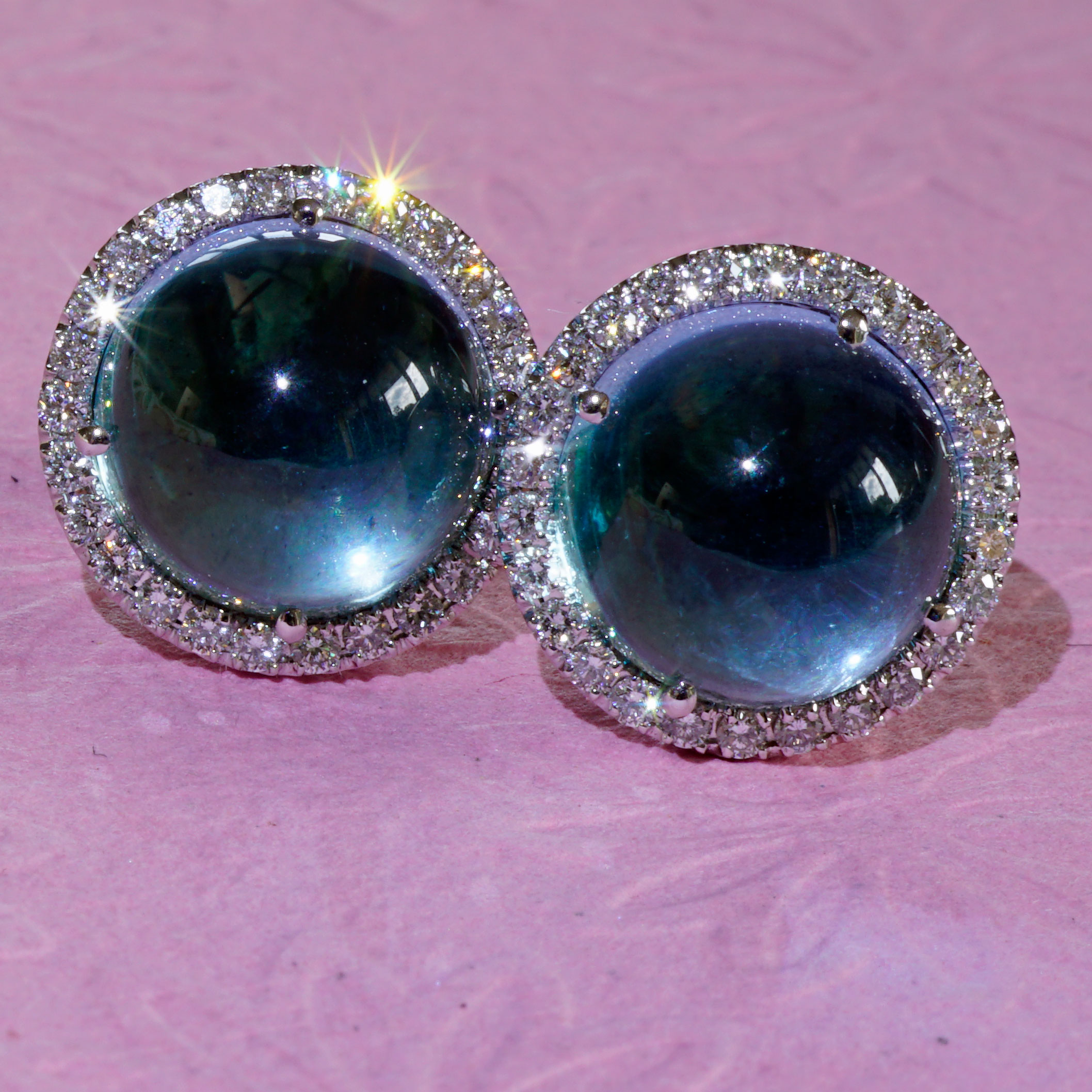 Bluetopas Brilliant Earstuds..deepblue Bubble...18 kt Whitegold....magical World