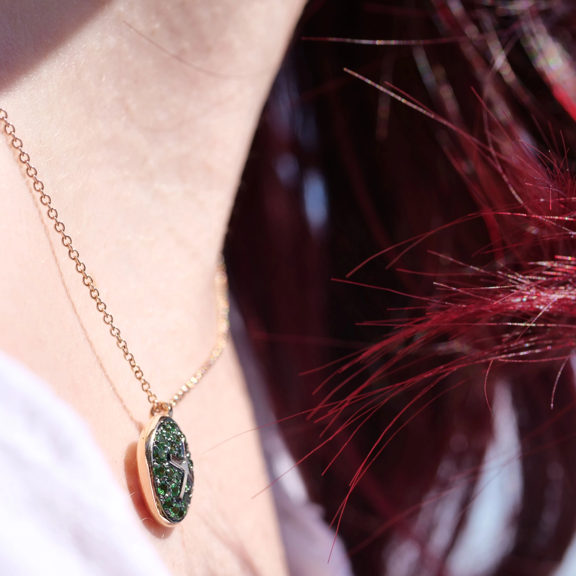 Tsavorith Cross Pendant with Chain 750 Rose Gold...what a Color