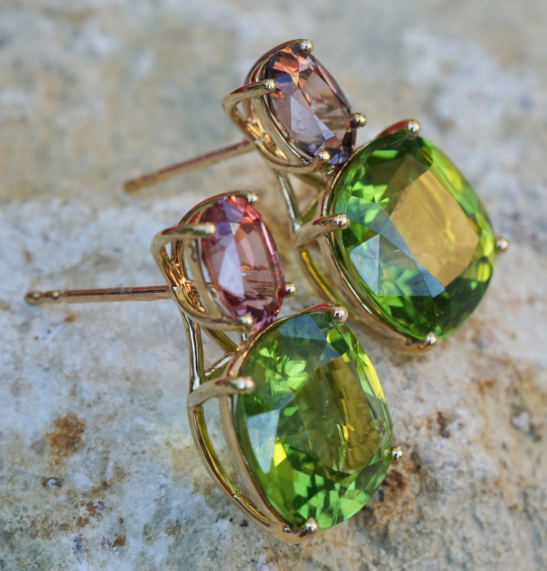 Ohrstecker Peridot Spinell 10 CARAT 750er Gold WE CELEBRATE COLORS