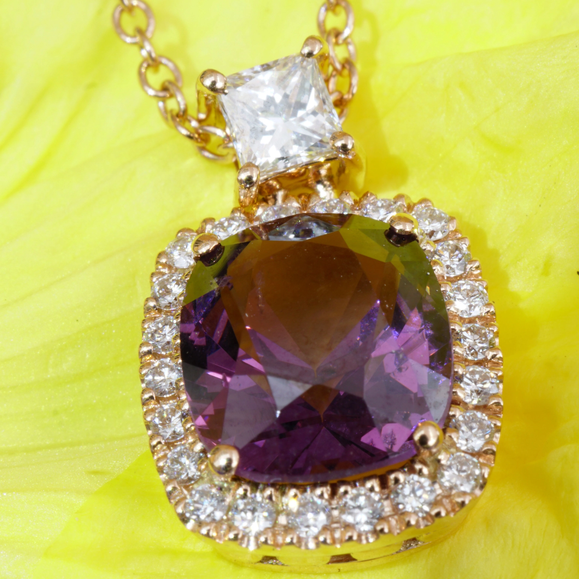 Purple Spinel Diamond Necklace 2.35 ct AAA+....Great Luminosity 18 kt whitegold