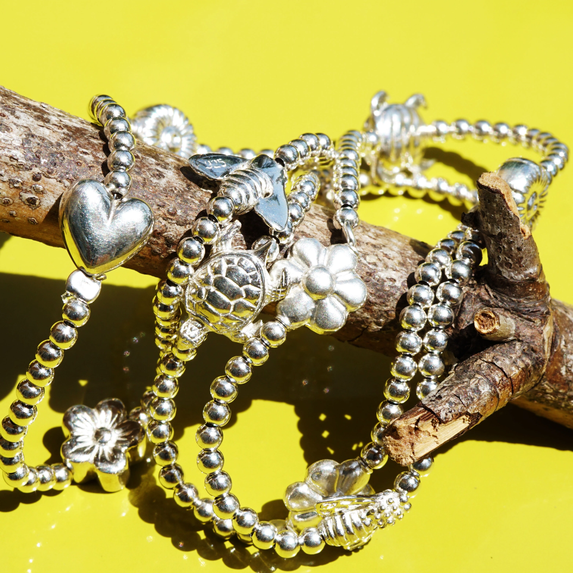 Chilango elastic Bracelet Ball Design Silver cute Motifs (turtle, bee, daisy, heart)