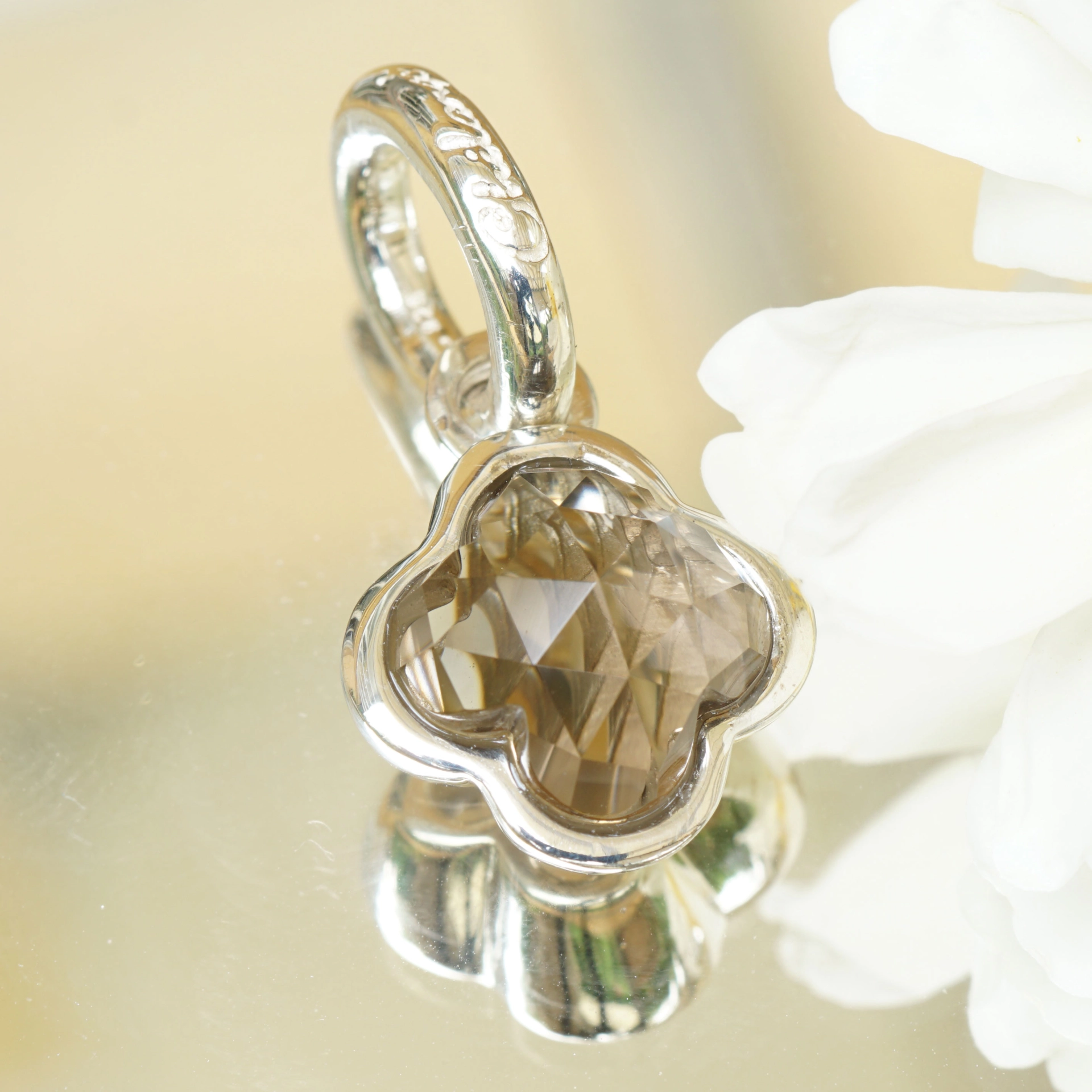 Original Chilango Rauchquarz Anhänger Lilly Flower out of Nature 925er Silber toller Schliff
