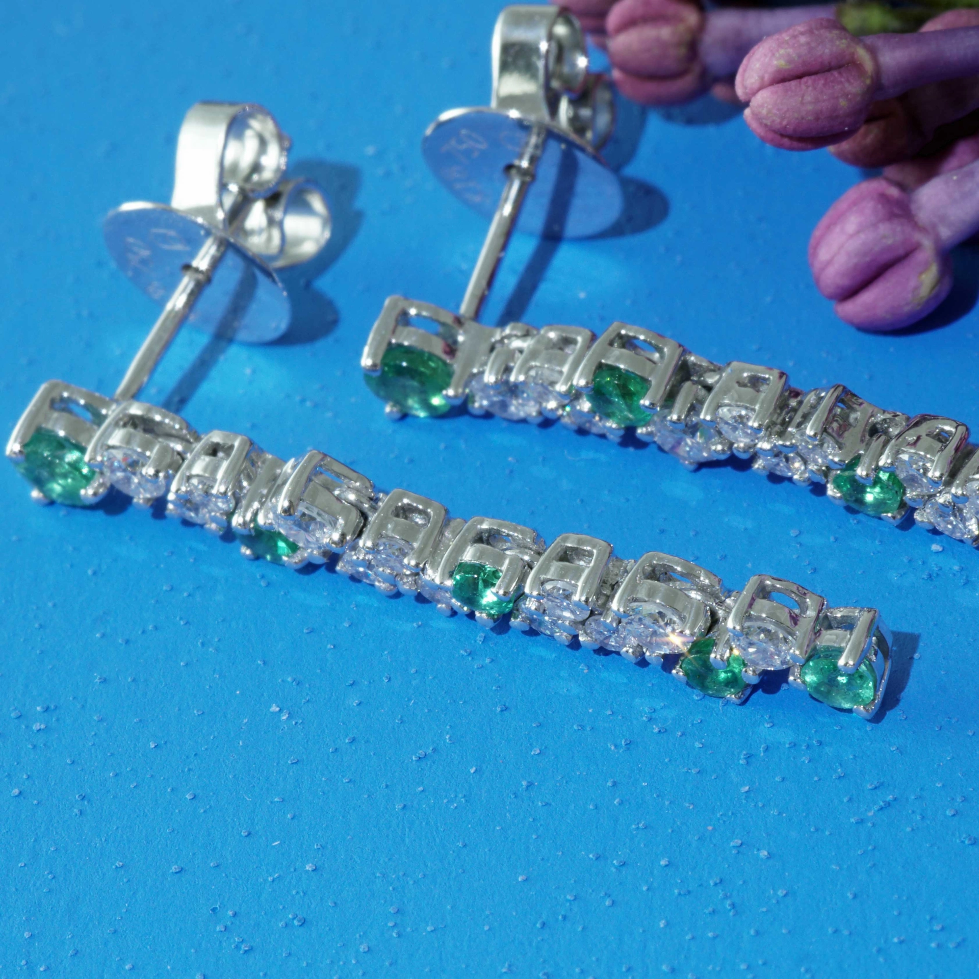 Emerald Brilliant Earrings 18 kt White Gold...for a glorious Appearance