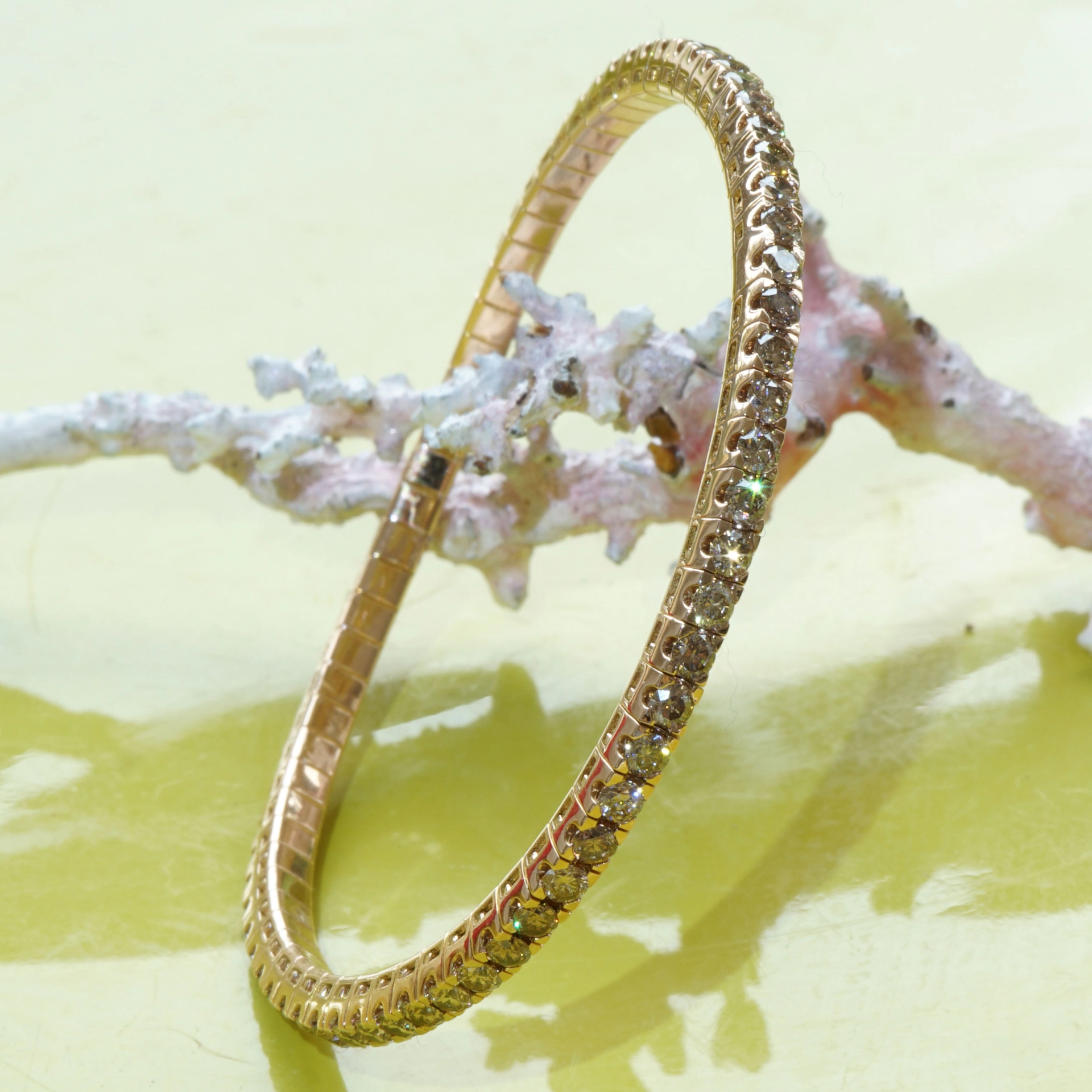The hottest amazing piece of jewelry Flexi Bracelet 3.77 ct VS