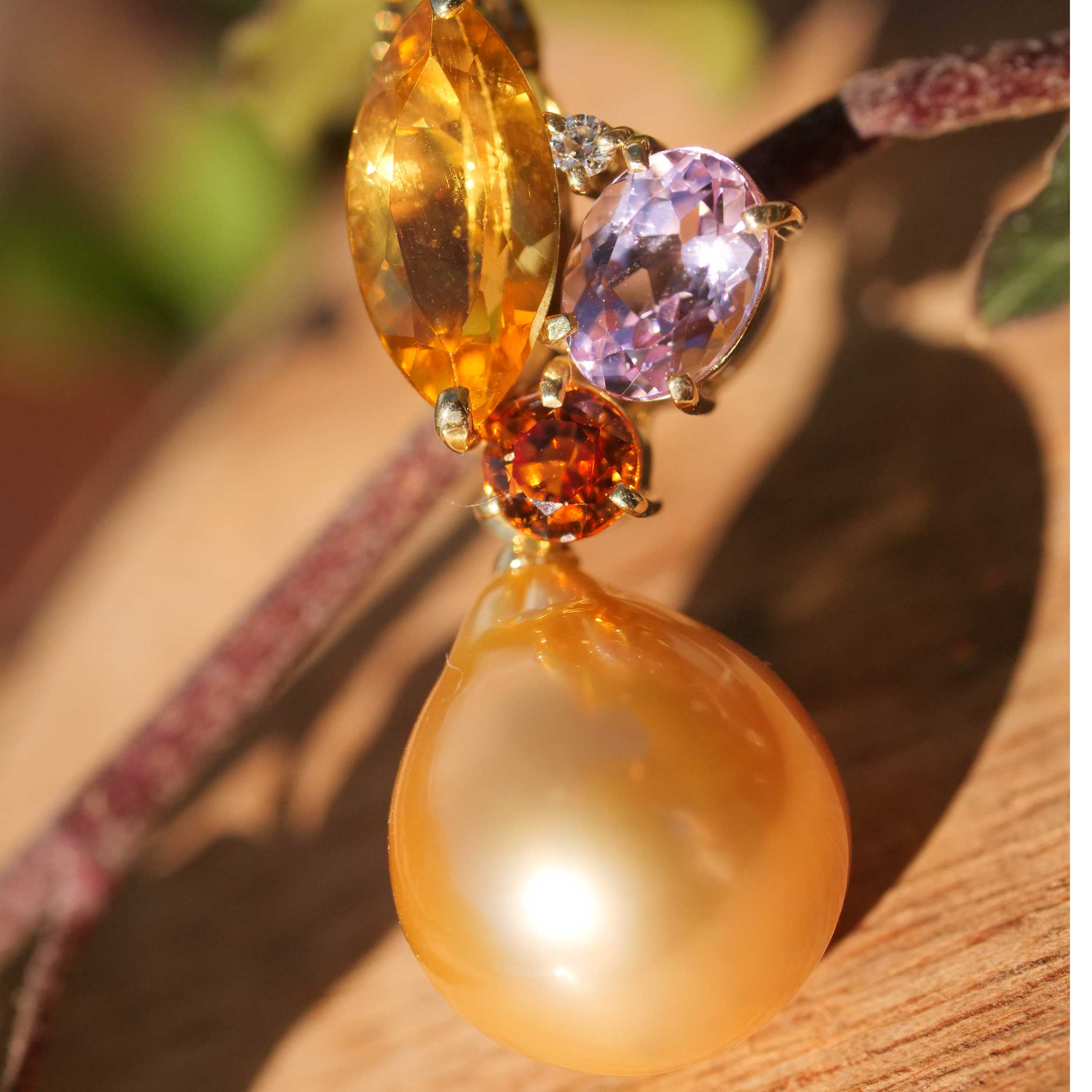 South Sea Pearl Gemstone Brilliant Pendant with Chain 750 Yellow Gold... Multi Paradise Colors