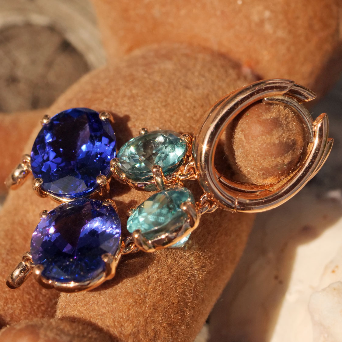 Tanzanite Zircon Brilliant Drop Earrings 750 Rose Gold... Bang colours 6.71 ct 4.84 ct 0.09 ct