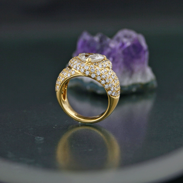 Hochkarätiger kostbarer Brillant-Ring im Herzschliff und vollbesetzt mit Vollschliff-Brillanten tota