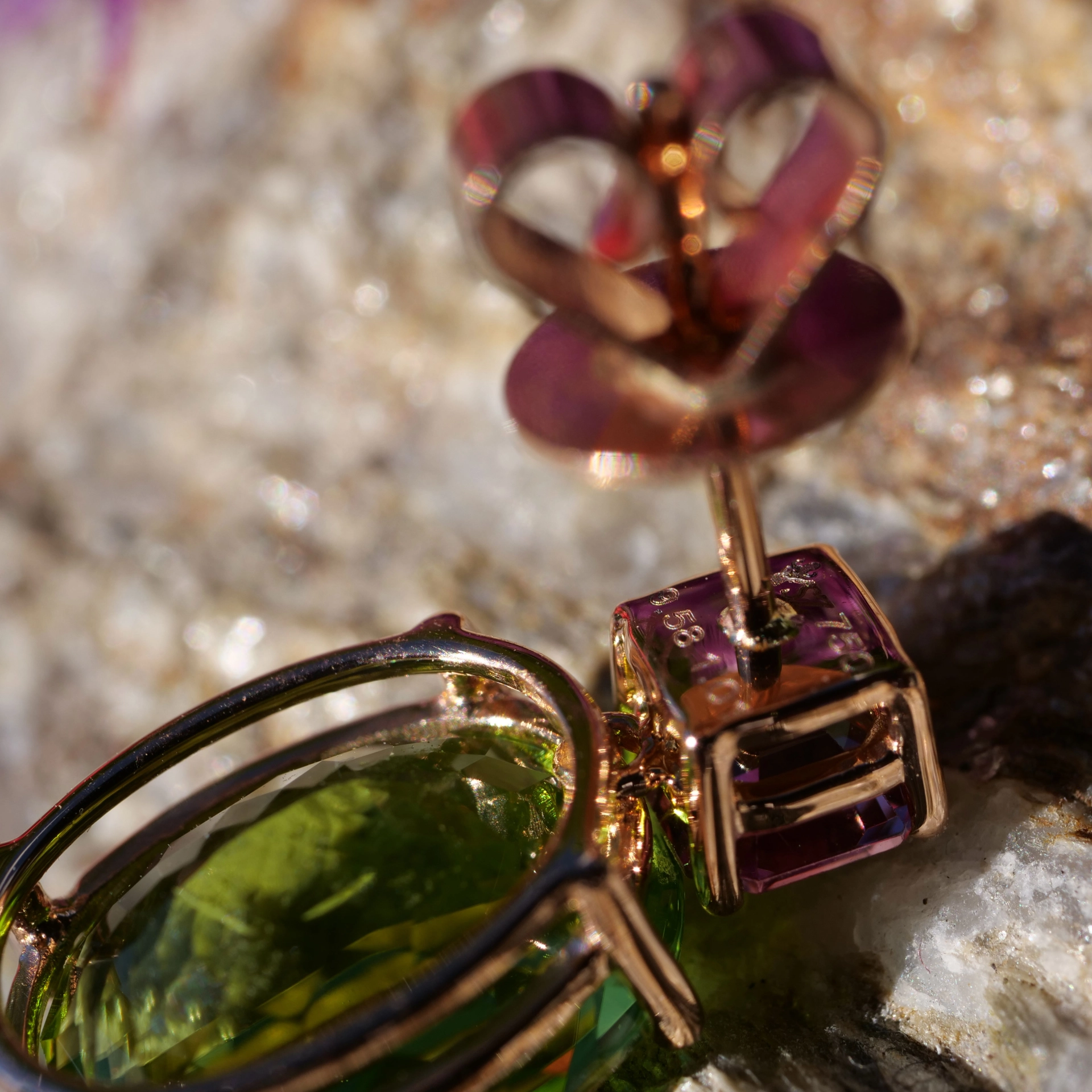 Spinel Peridot Earsticks 18 Rosegold from Burma and Afghanistan...great Color