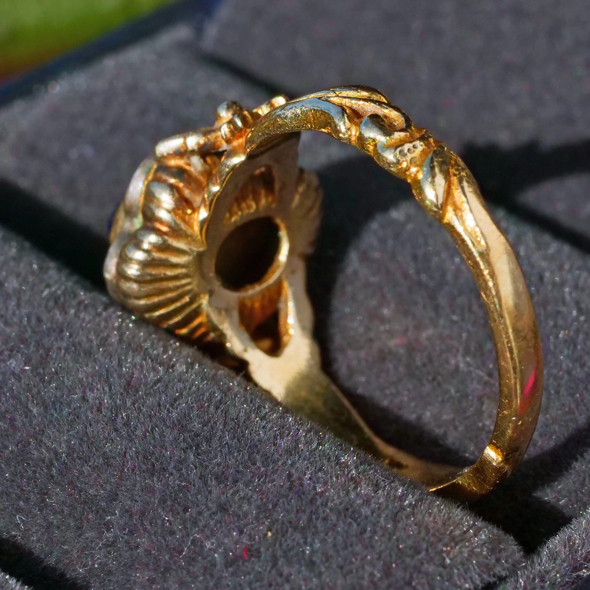 Vintage Ring 14 kt Yellowgold historic Style Saphir Diamonds
