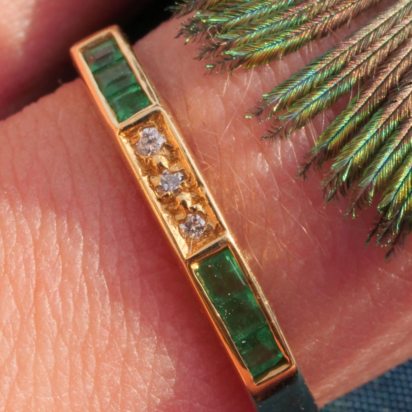 Emerald Brilliant Ring 18 kt Yellow Gold new and handmade for Combinations
