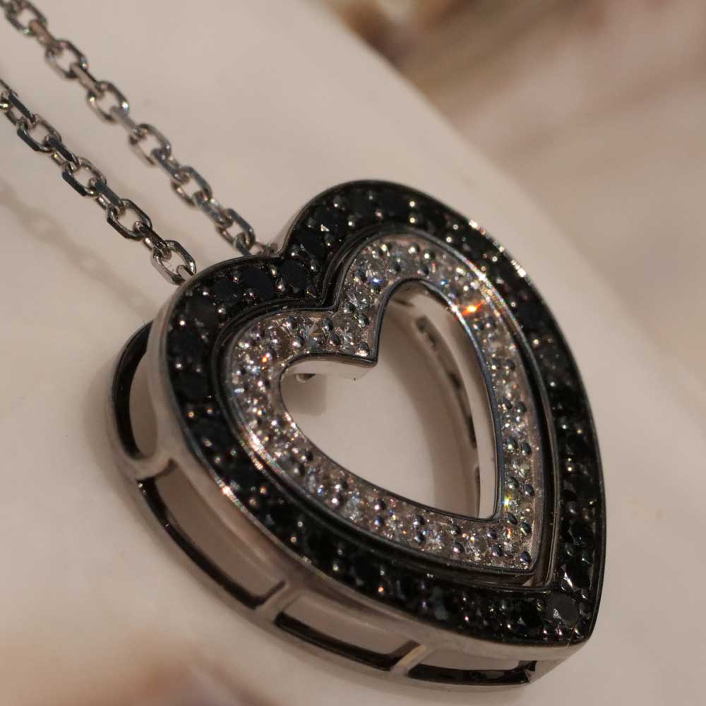 Heart Brilliant Pendant with Chain 750 Gold White Gold Black and White Brilliant Total 0.69 ct