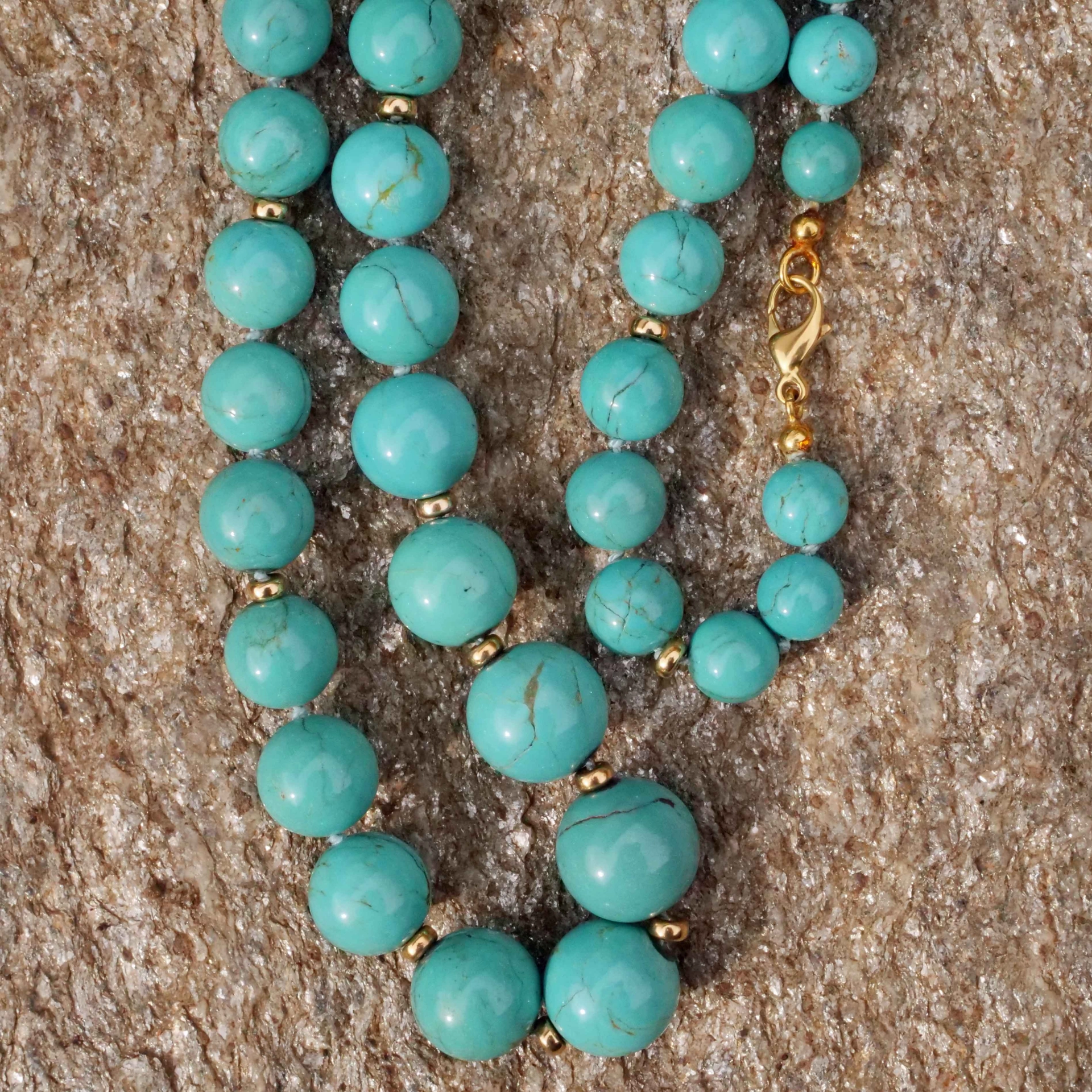 Fine Turcjoise Necklace 9-15 mm 18 kt Yellowgold Summer Jewelry