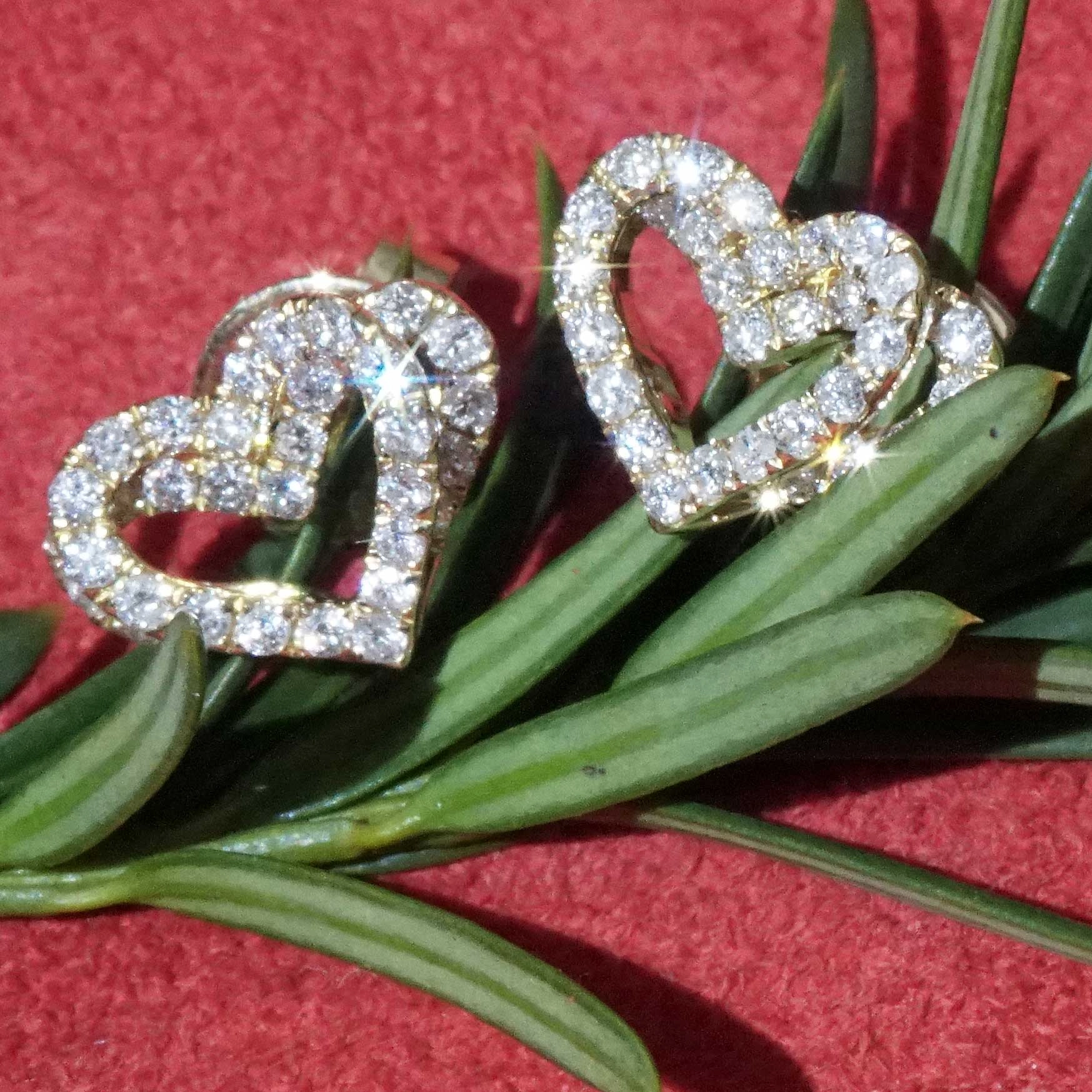 Double Heartbeat for the Ears....Brilliant Earring Studs total 0.56 ct 18 kt Yellow Gold