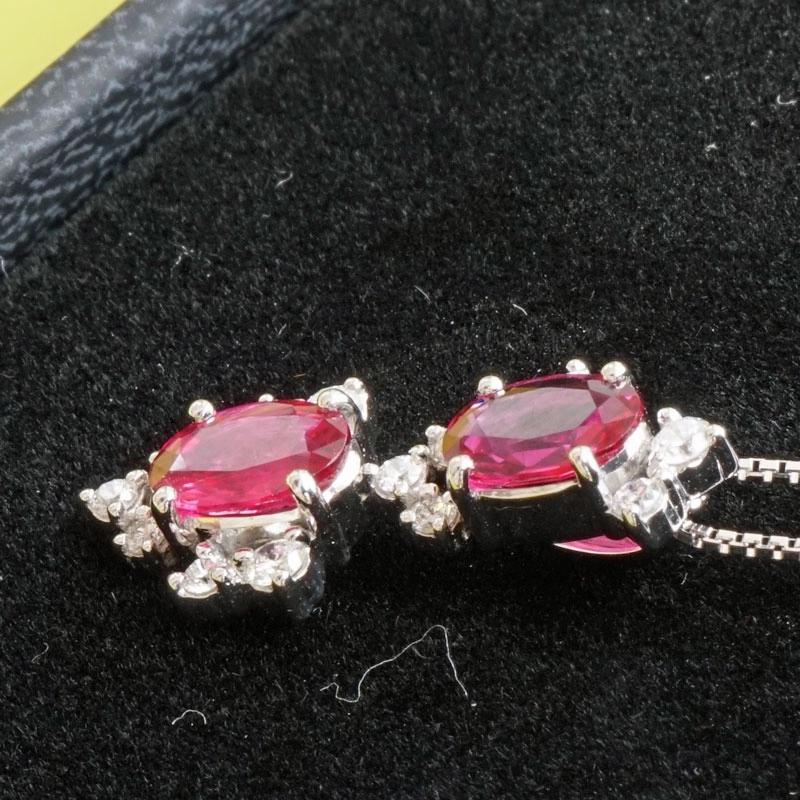 Ruby Diamond Pendant 18 kt Whitegold....romantic Arrangement