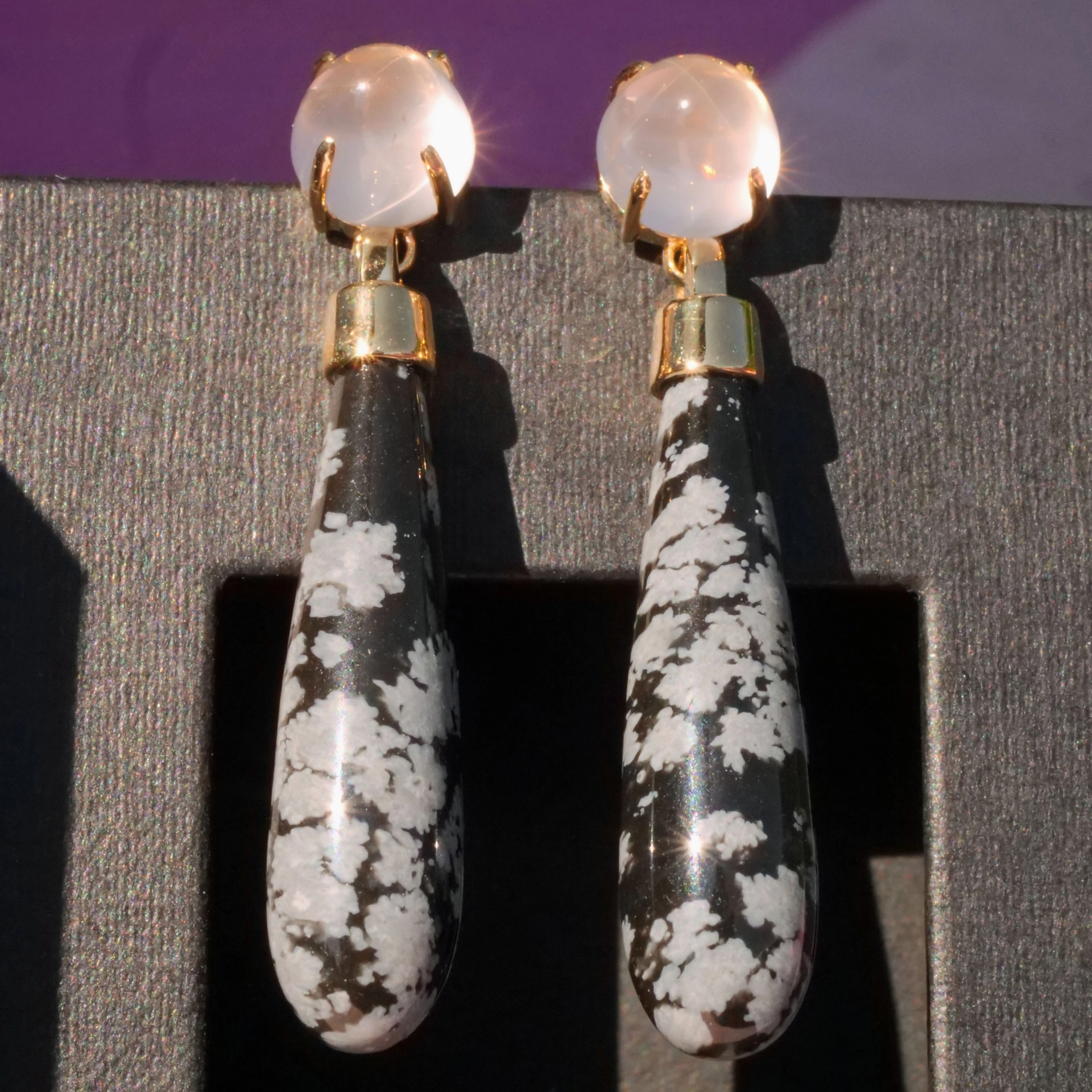 Snowflakes Obsidian Rosequartz Earrings 18 kt Yellowgold..wonderful natural Gems