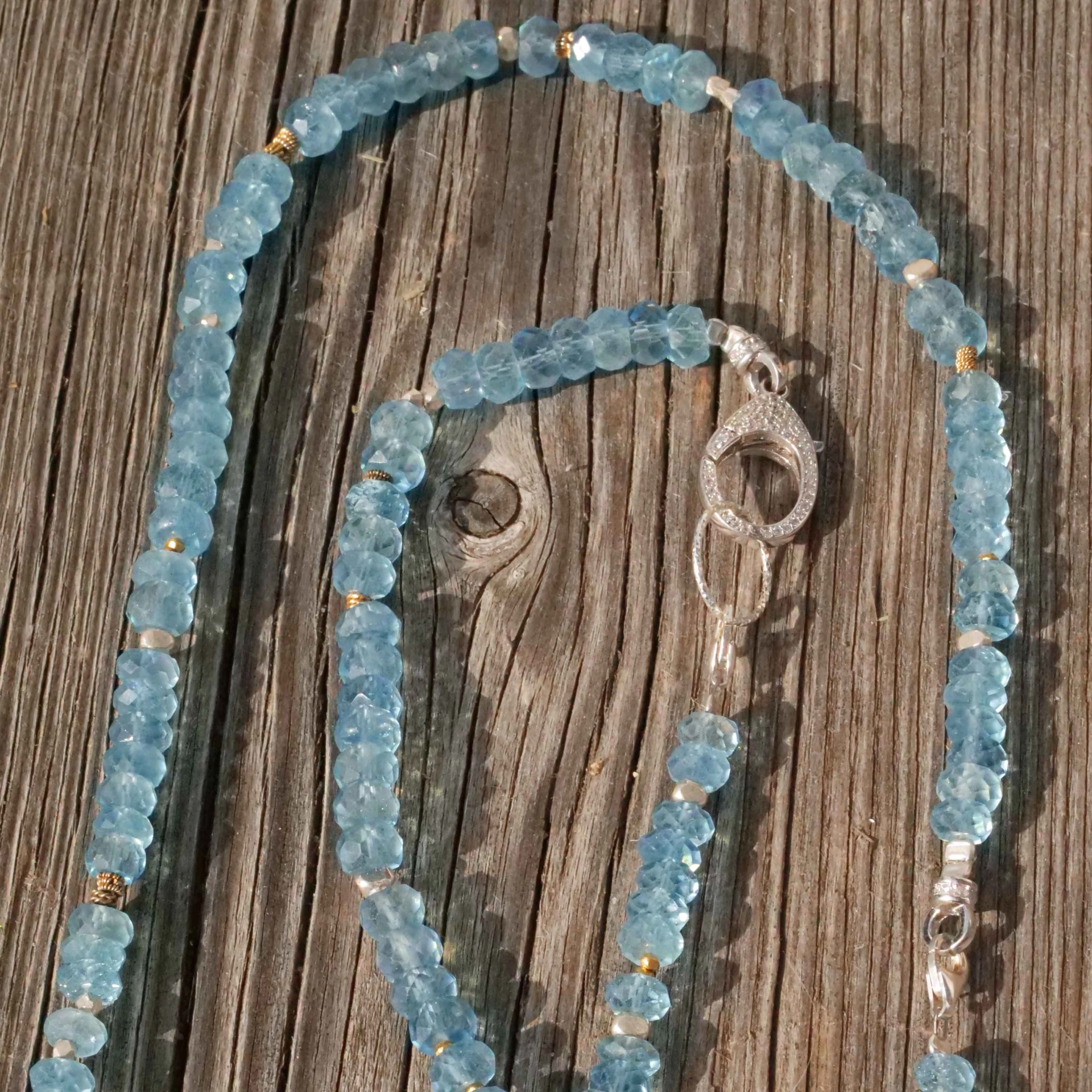 Aquamarin Necklace with handmade Balls in 900er Finegold and silver...so pretty