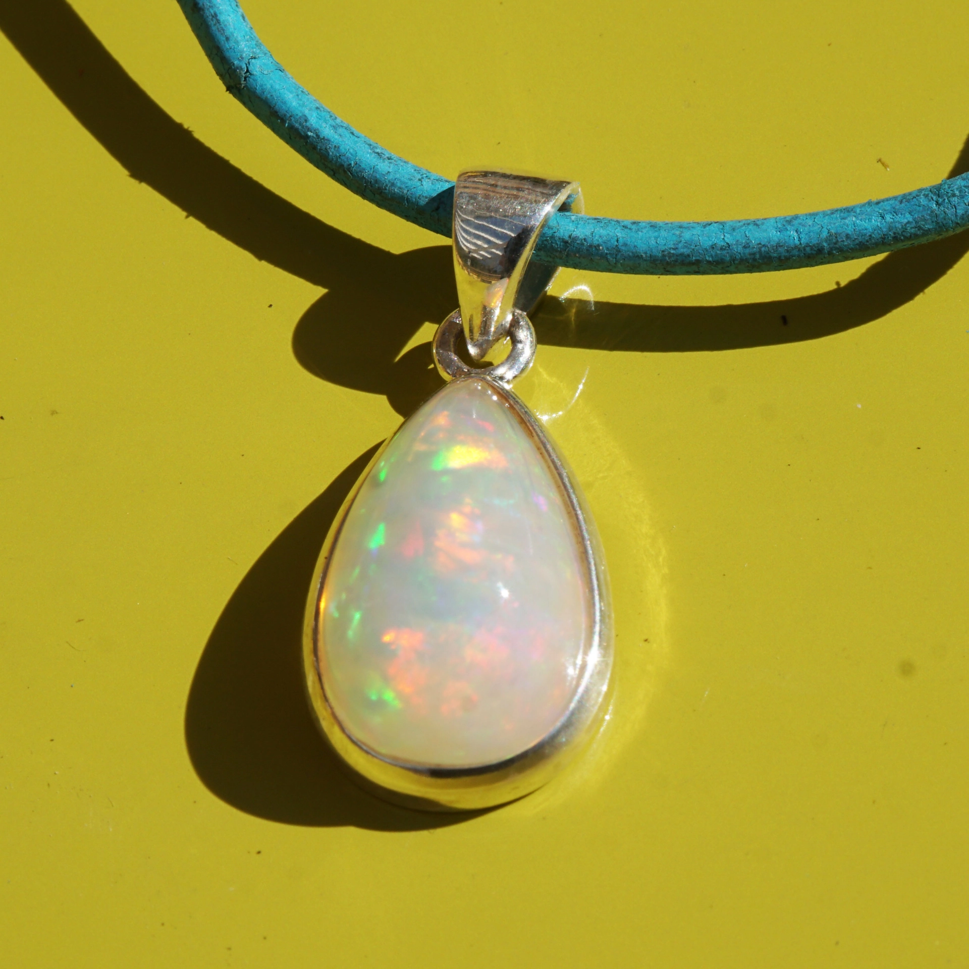 Äthiopischer Opal Anhänger 925er Silber 8,5 Gramm schwer AAA+