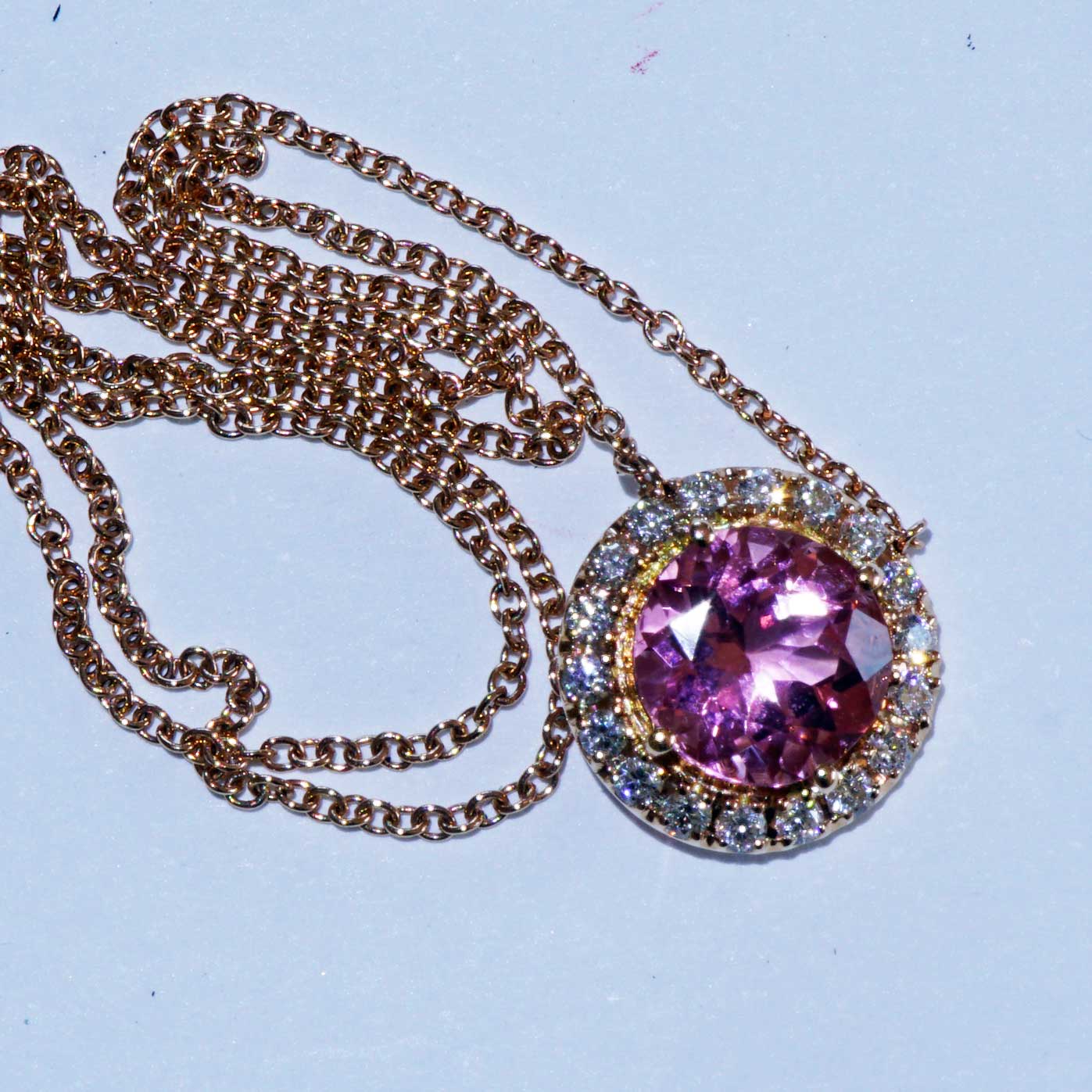 Tourmaline Brilliant Necklace 750 Rose Gold... Pink to fall in love with.... an eye-catcher and mood maker