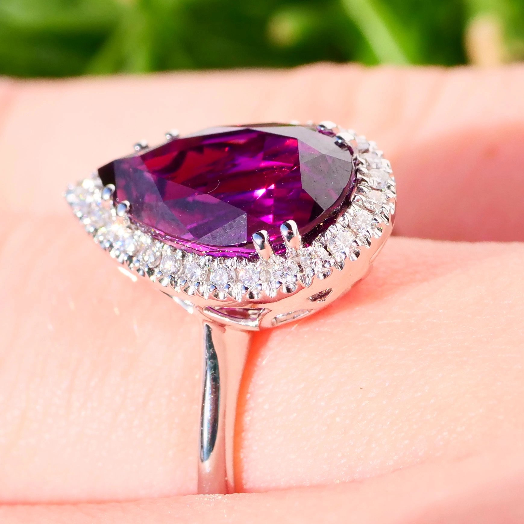 Rhodolite diamond ring 750 white gold, 4.74 ct, Mozambique AAA+ couldn't be better ...