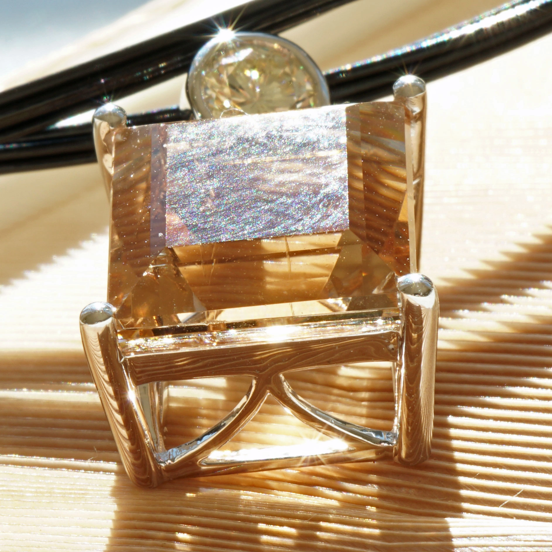 Morganit 9 ct...... amazing Color with IGI Diamond