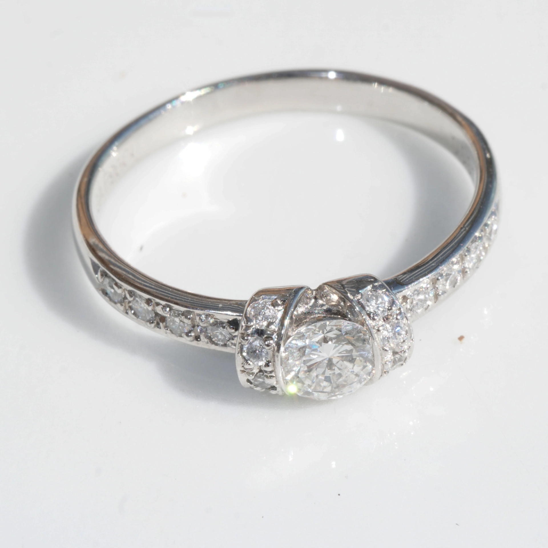 Solitaire Brilliant Ring Platinum 900...such a great Diamond Fire
