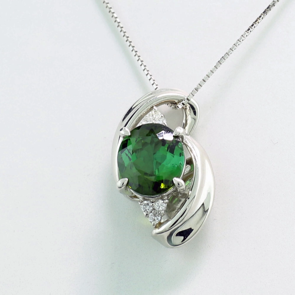 Tourmaline Brilliant Pendant with chain 900 Platinium