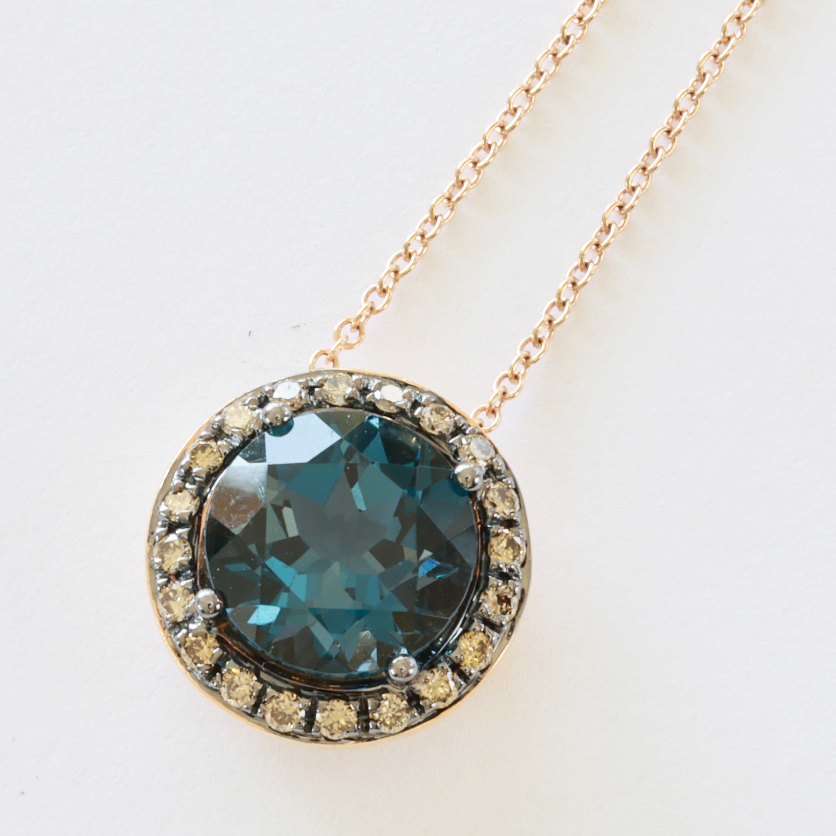Blue and Grey....what a Cool Combination....Rosegold Pendant 18 kt Topaz and Diamonds