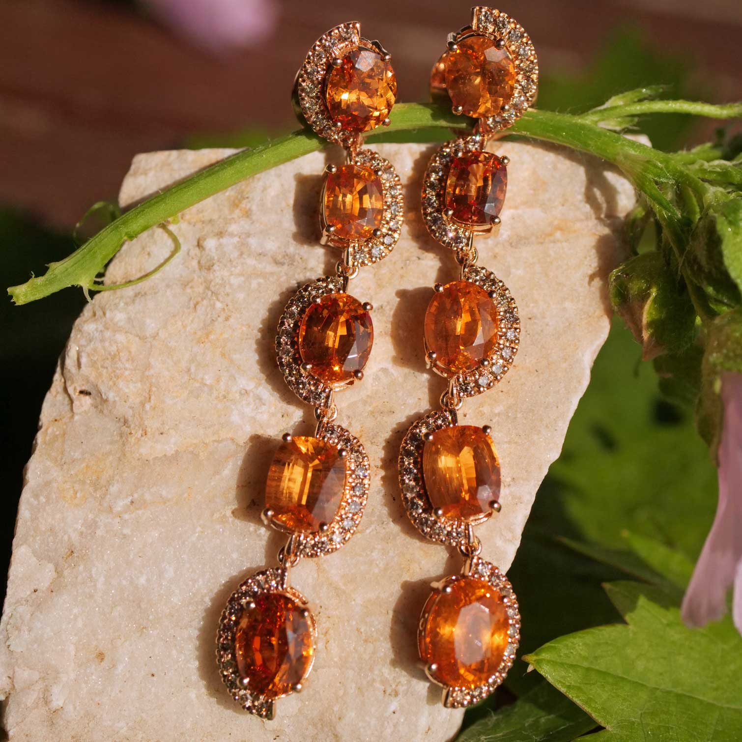 Rare Mandarin Garnet Brilliant Chandelier Dangle Earrings 750 Rose Gold 14.85 ct 0.76 ct Exceptional Color Orange