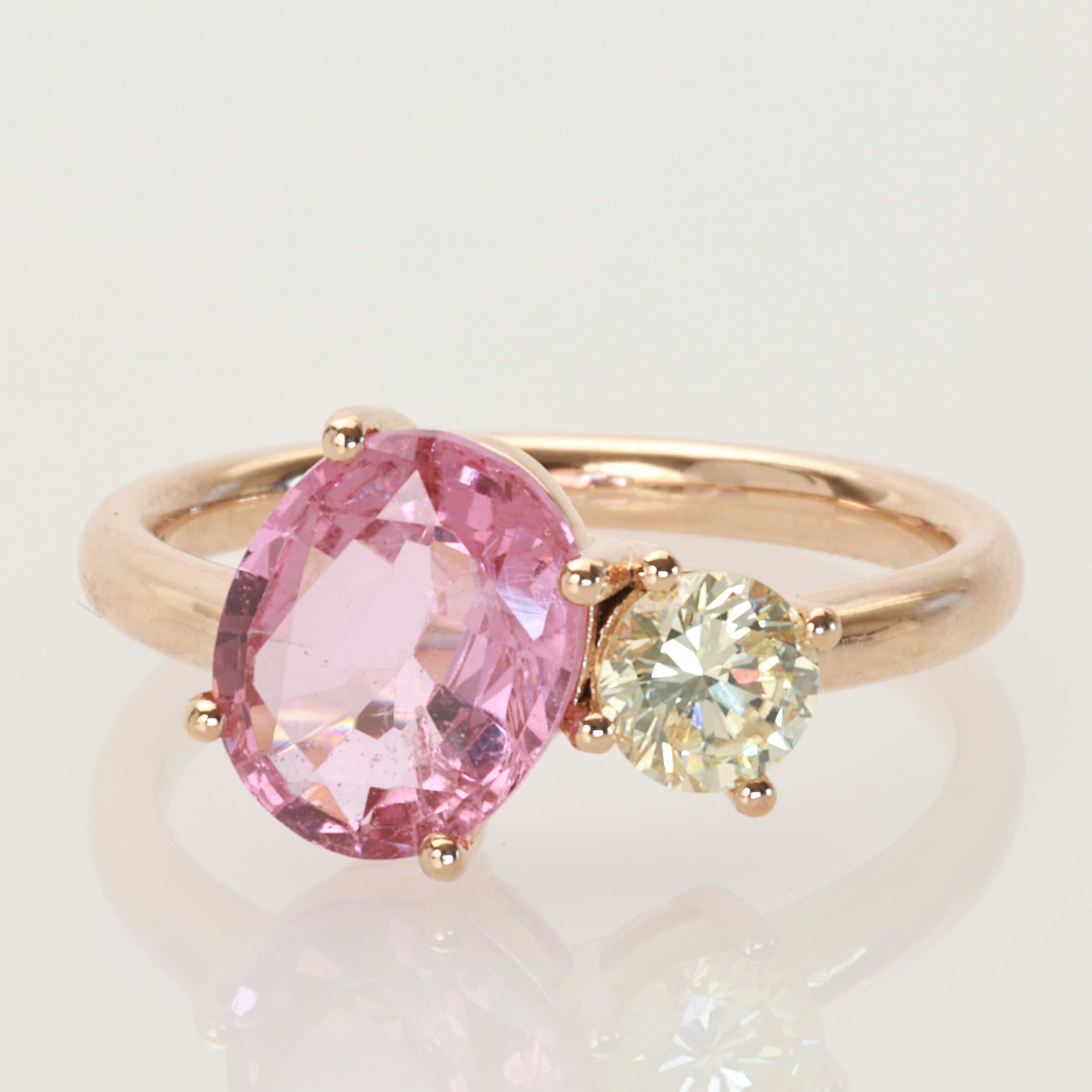 Rhodolite Brilliant Ring 750 Rose Gold 1.67 ct 0.25 ct Great Design to combine as a Peg Ring