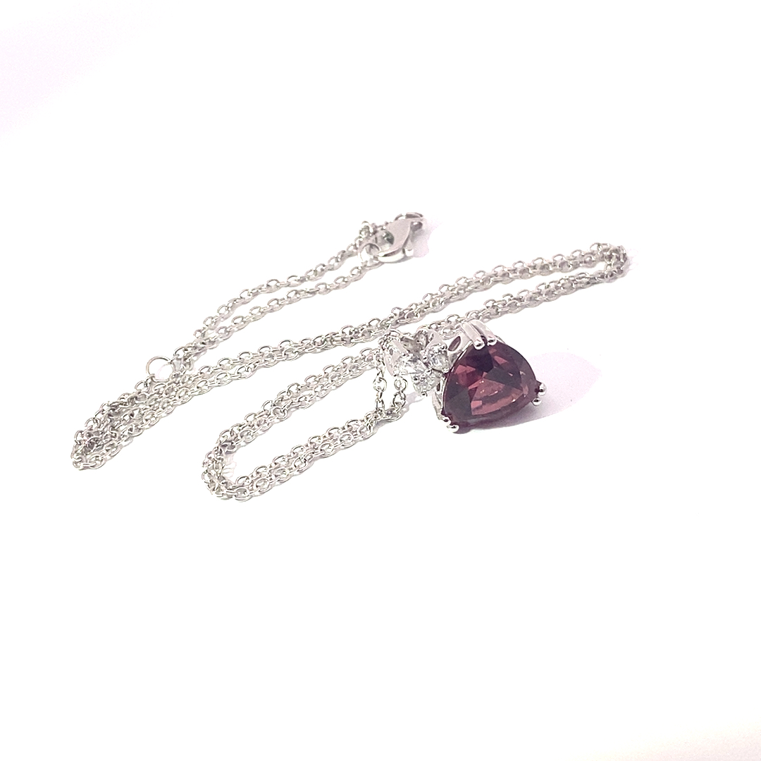 Malaya Garnet Brilliant Necklace 5.47 ct 0.22 ct 750 white gold - the most changeable among the gemstones, color change desired