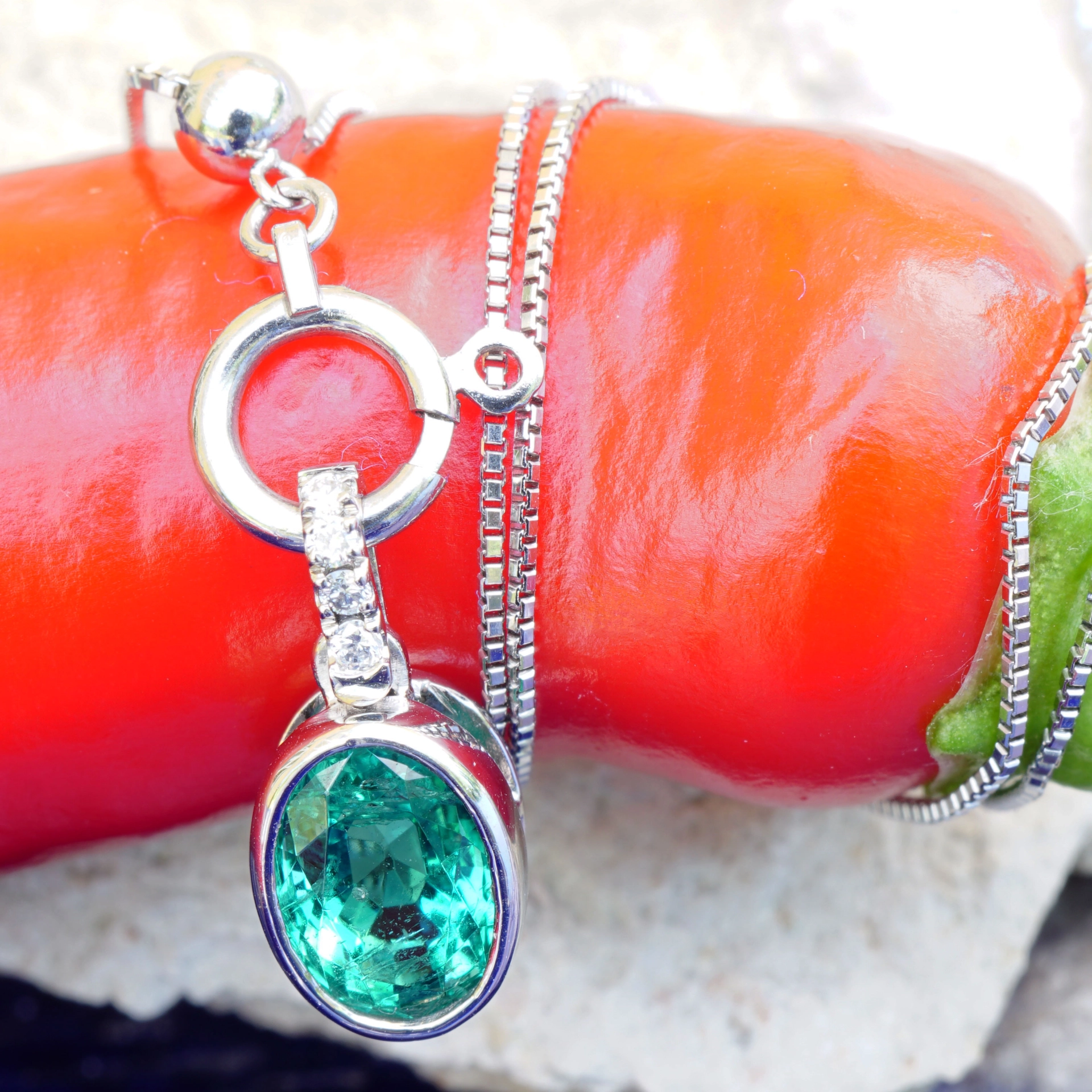 Emerald Pendant Platinium  0.904 ct ..real Colombians are fun