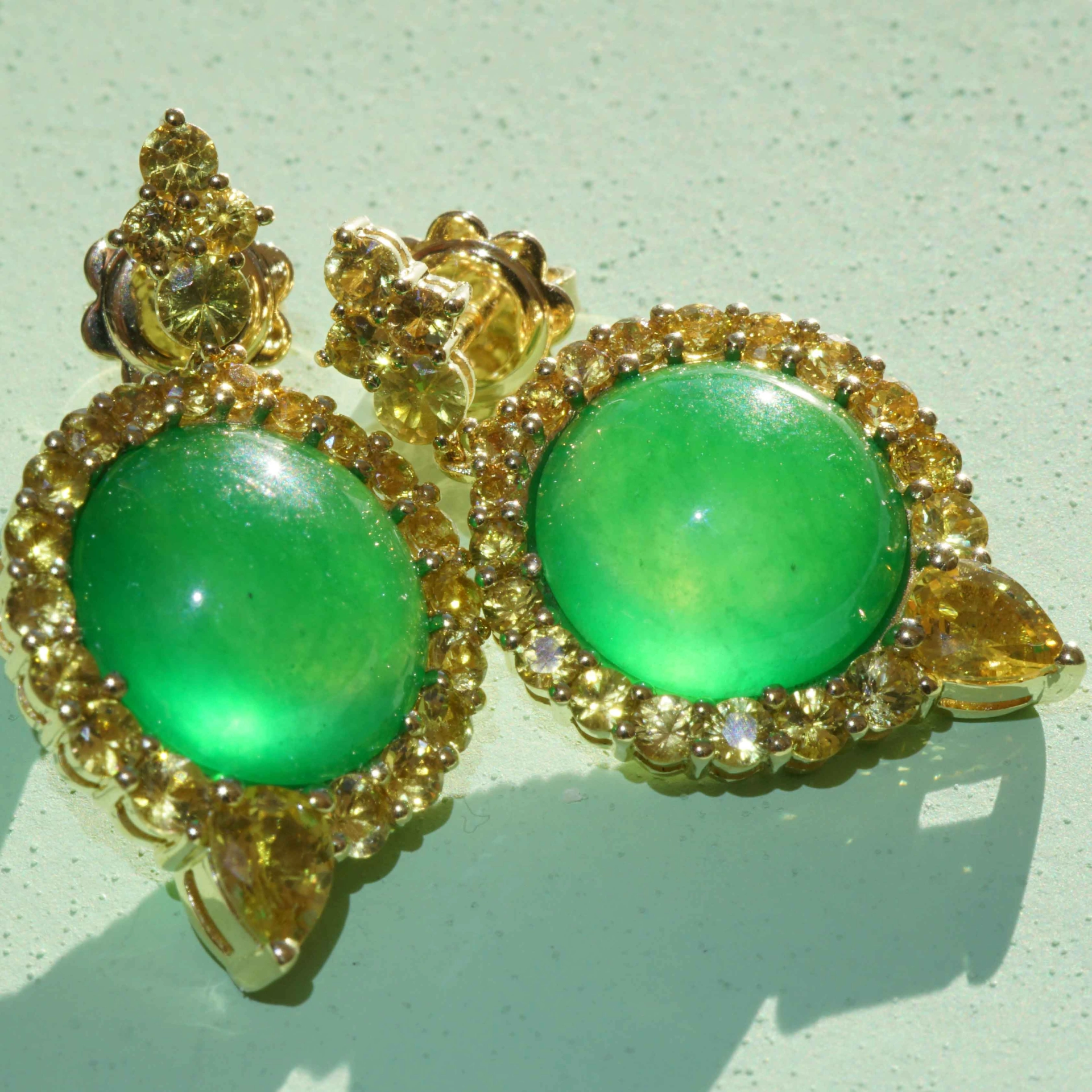Imperial emeraldgreen Burma Jade Saphire Earrings 18 kt Rosegold...magical Radiance