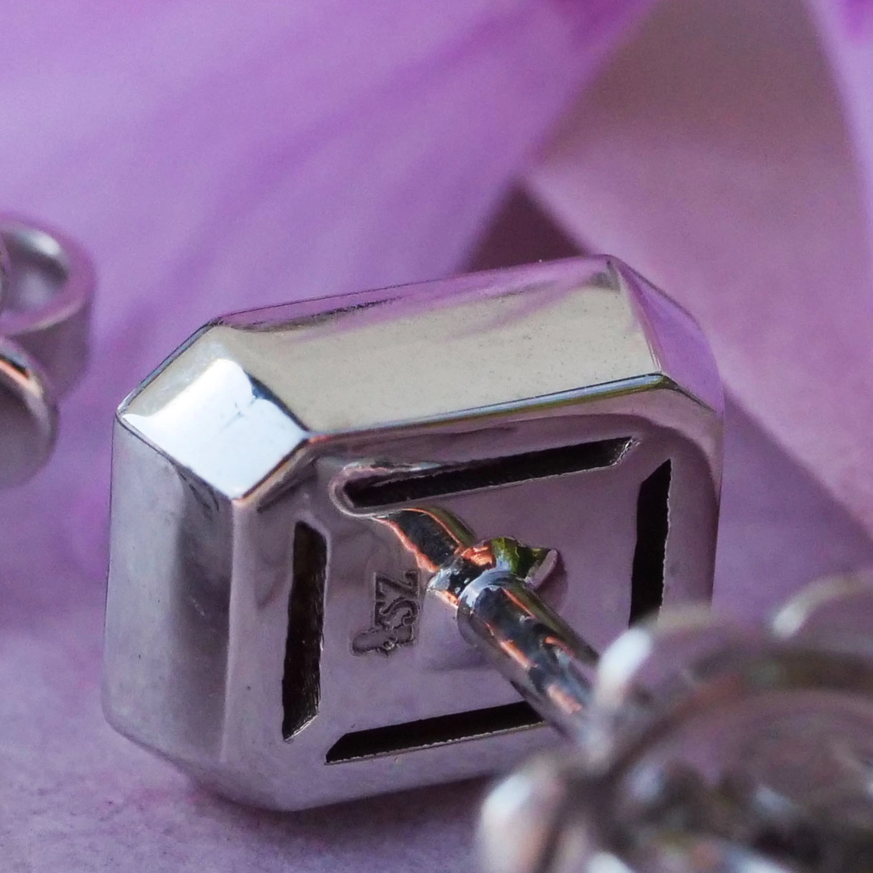 0.40 ct Emerald Cut Diamond Ear Studs 18kt White Gold made in Italy