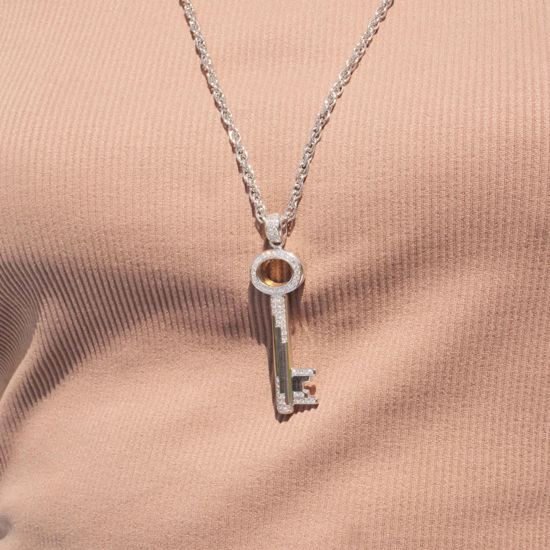 Key Pendant 18 kt solid Whitegold with Brilliants total 1 ct TW IF-VVS....so precious