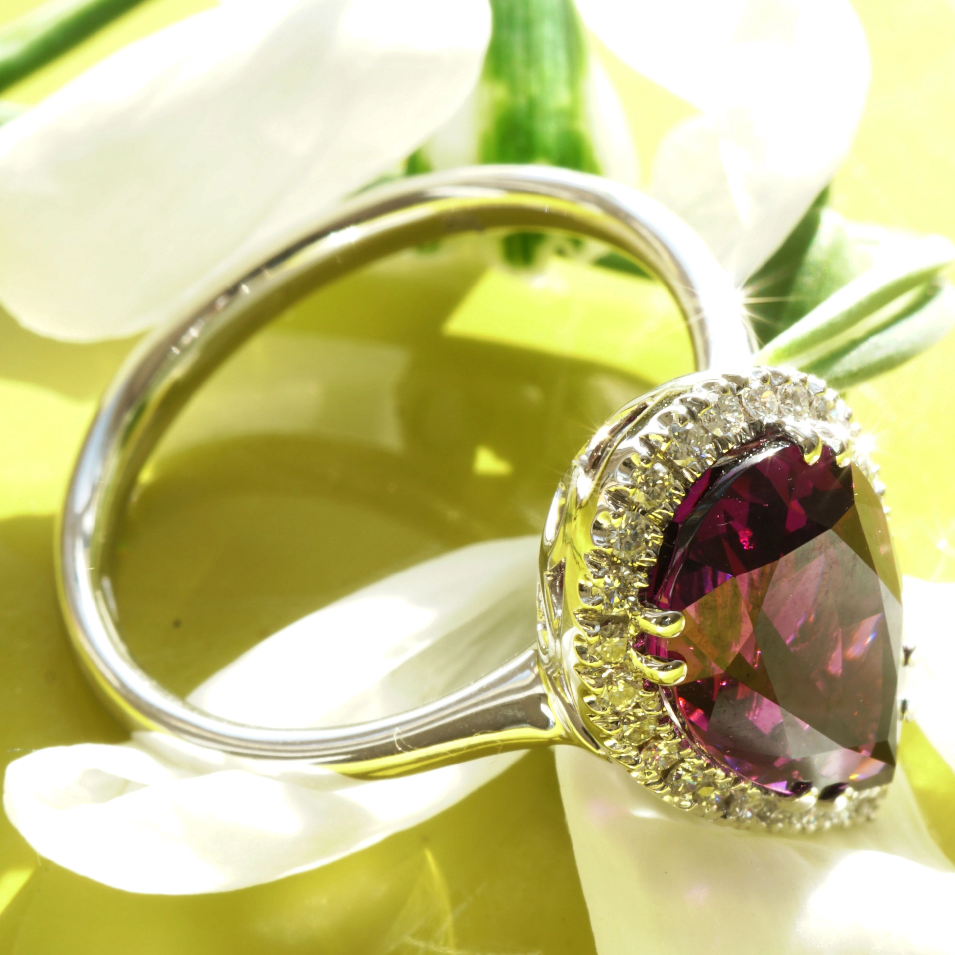 Rhodolite diamond ring 750 white gold, 4.74 ct, Mozambique AAA+ couldn't be better ...