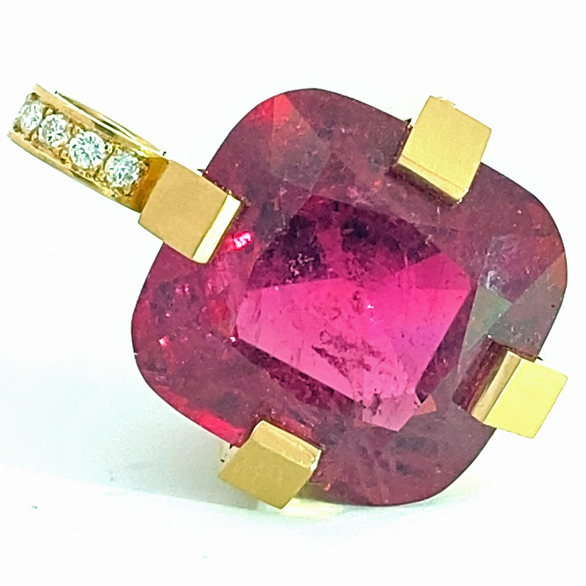 37 Carat Rubellite TOURMALINE Brilliant Pendant in 750 Rose Gold Handmade by Master Craftsman