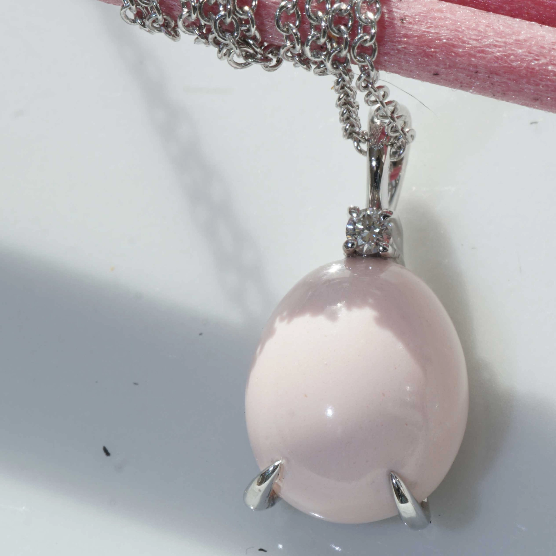 Drop Pendant...soo sweet...with coral and Diamond...made in Italy