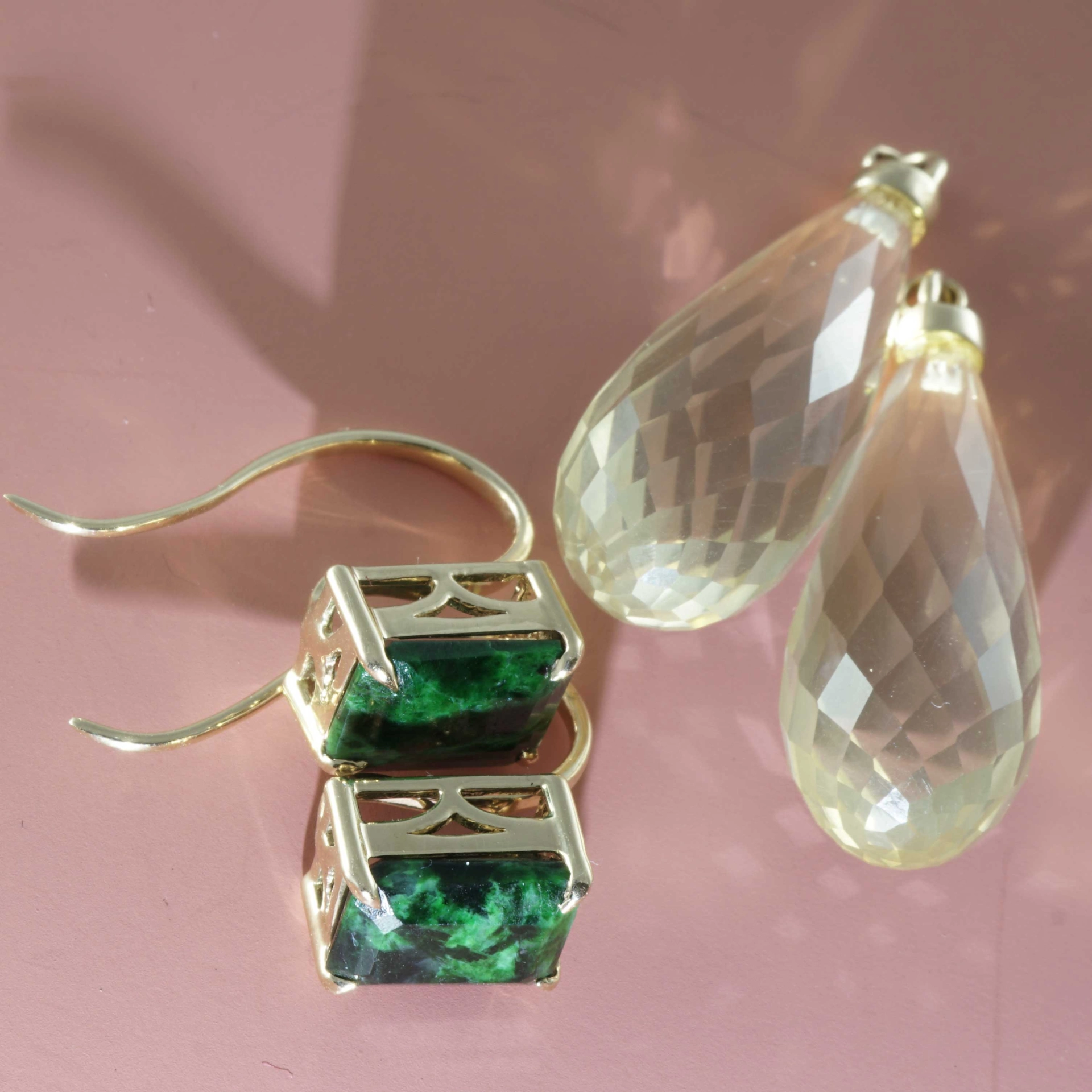 Lemon Citrine Chlormelanite  Earrings 18 kt Yellowgold..green yellow Inspiration