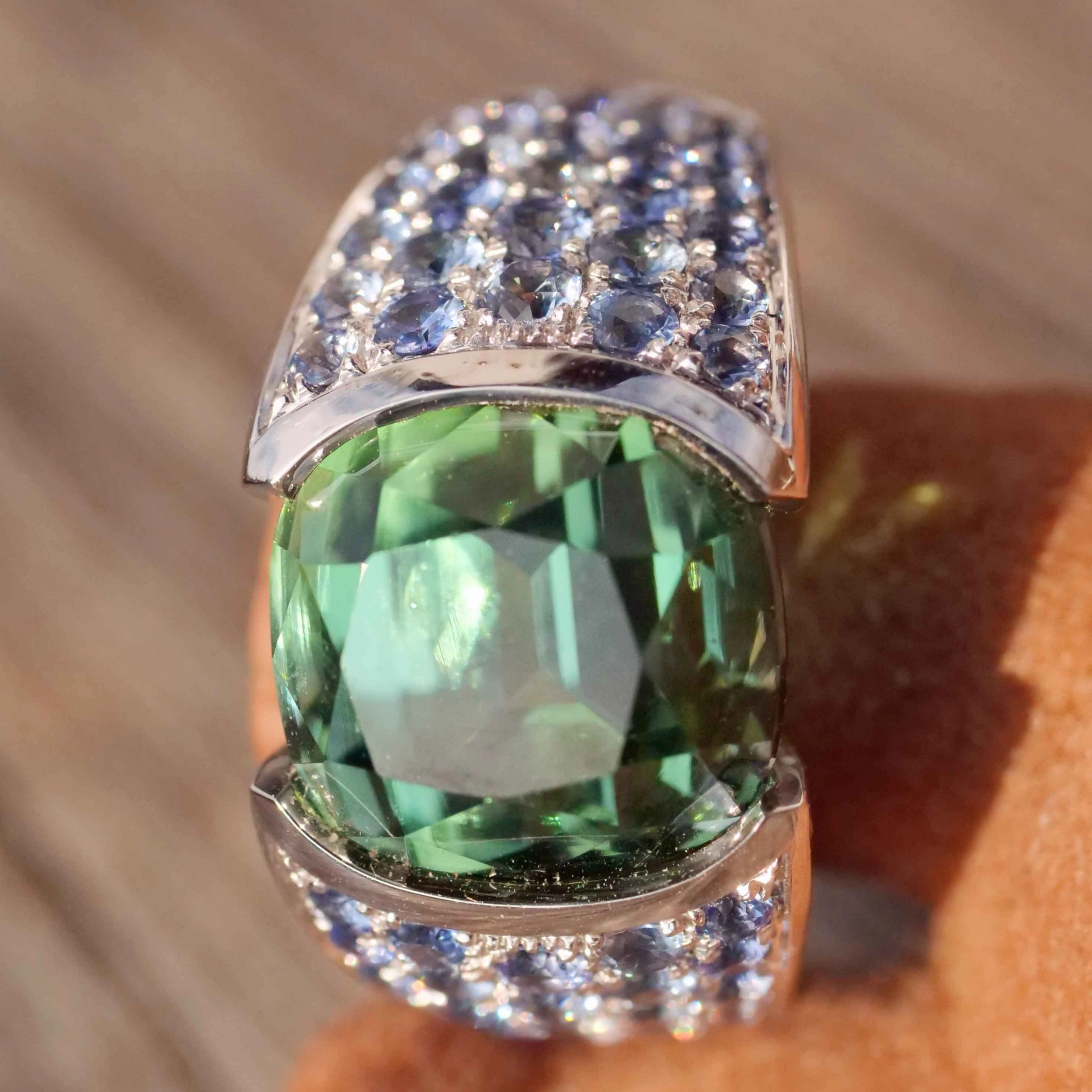 Lagoon Green Turmalin Saphire Brilliant Ring 18kt Whitegold Afghanistan AAA+ 