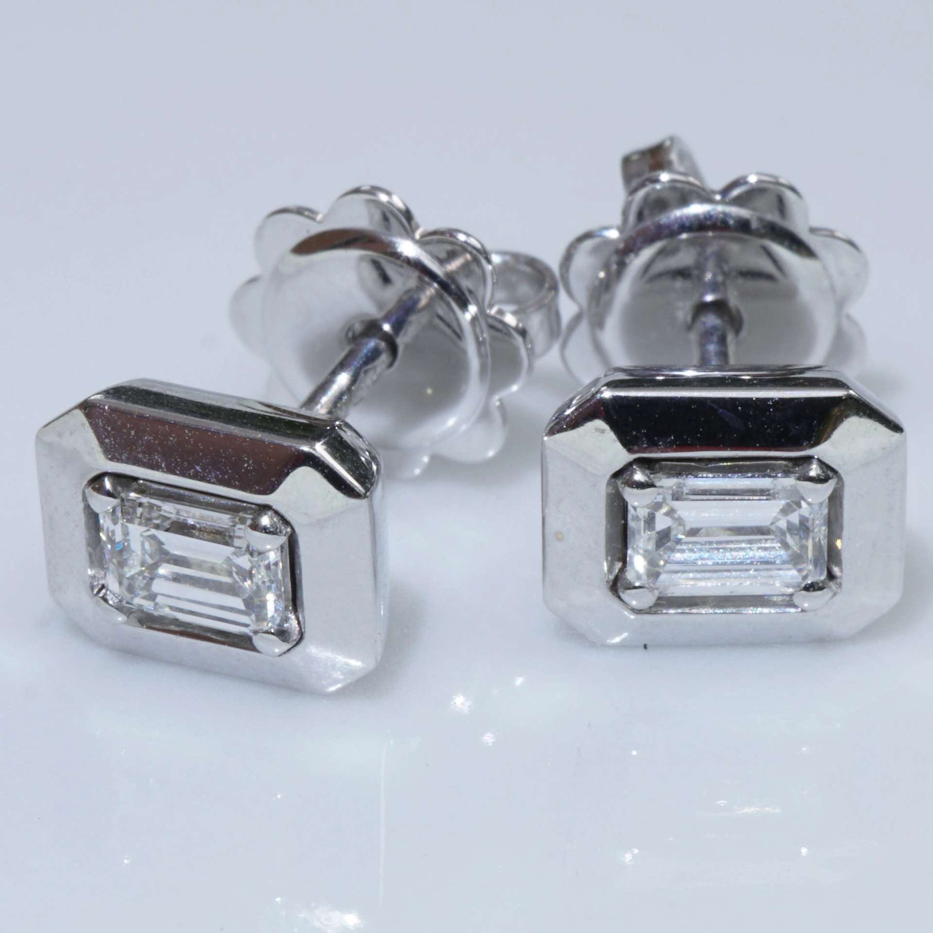 0.40 ct Emerald Cut Diamond Ear Studs 18kt White Gold made in Italy