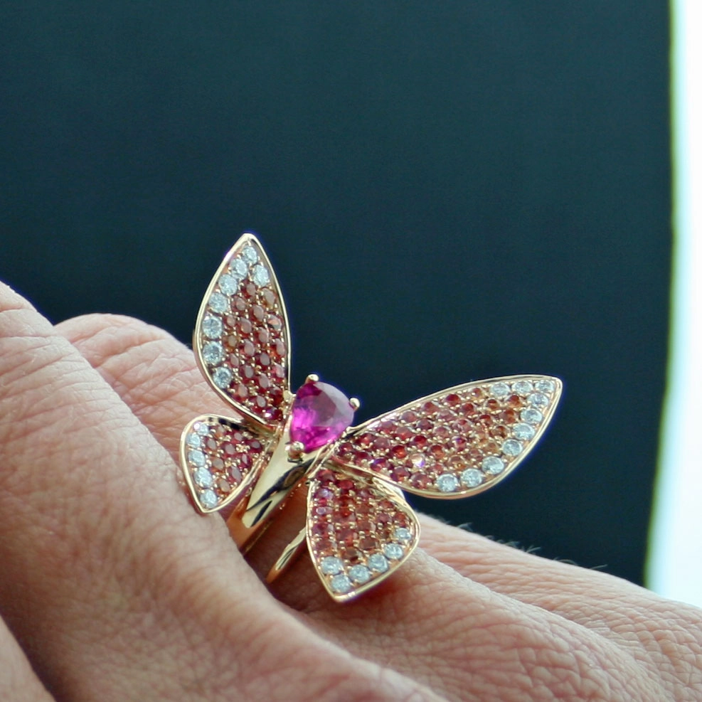 Animal Jewellery Butterfly Ring 18 kt Gold...lovingly designed