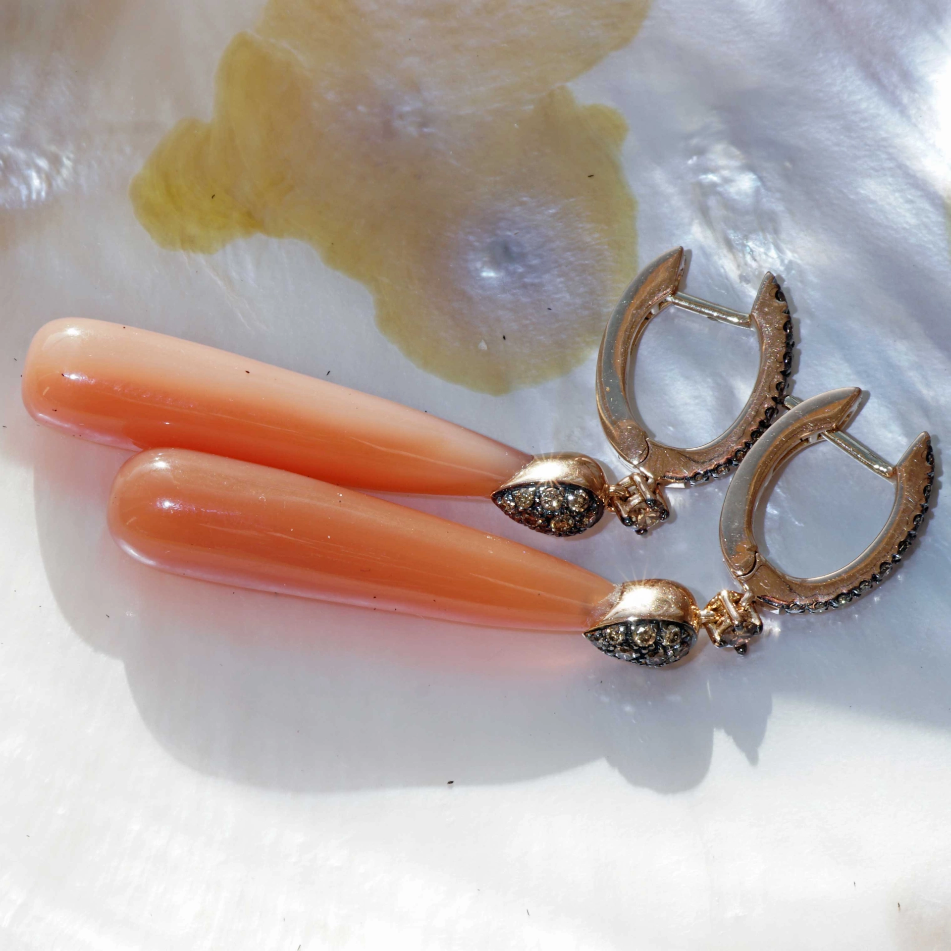 Moonstone Brilliant Earring 18 kt Rosegold stunning Design