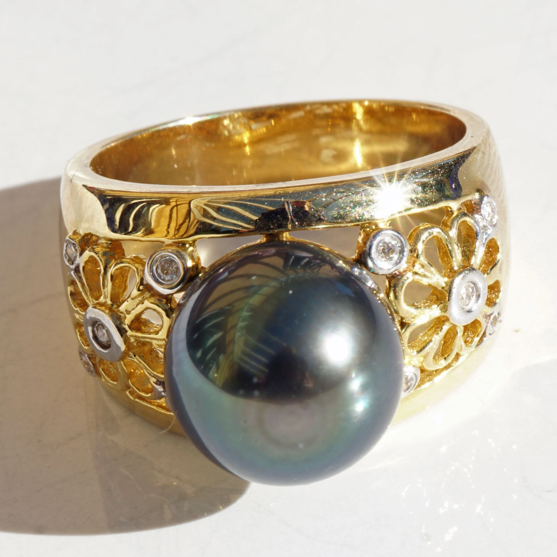 Tahiti Zuchtperl Diamant Ring 585er Gelbgold 11 mm D. 9,9 Gramm schwer Klassiker