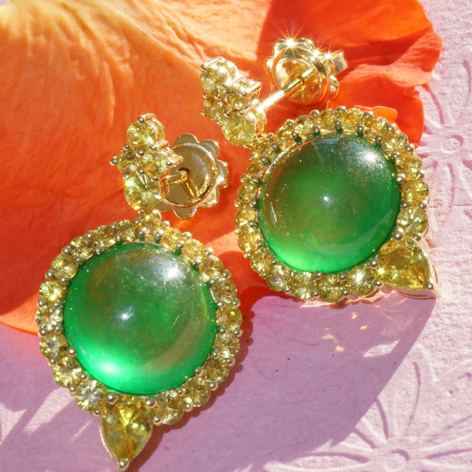 Imperial emeraldgreen Burma Jade Saphire Earrings 18 kt Rosegold...magical Radiance