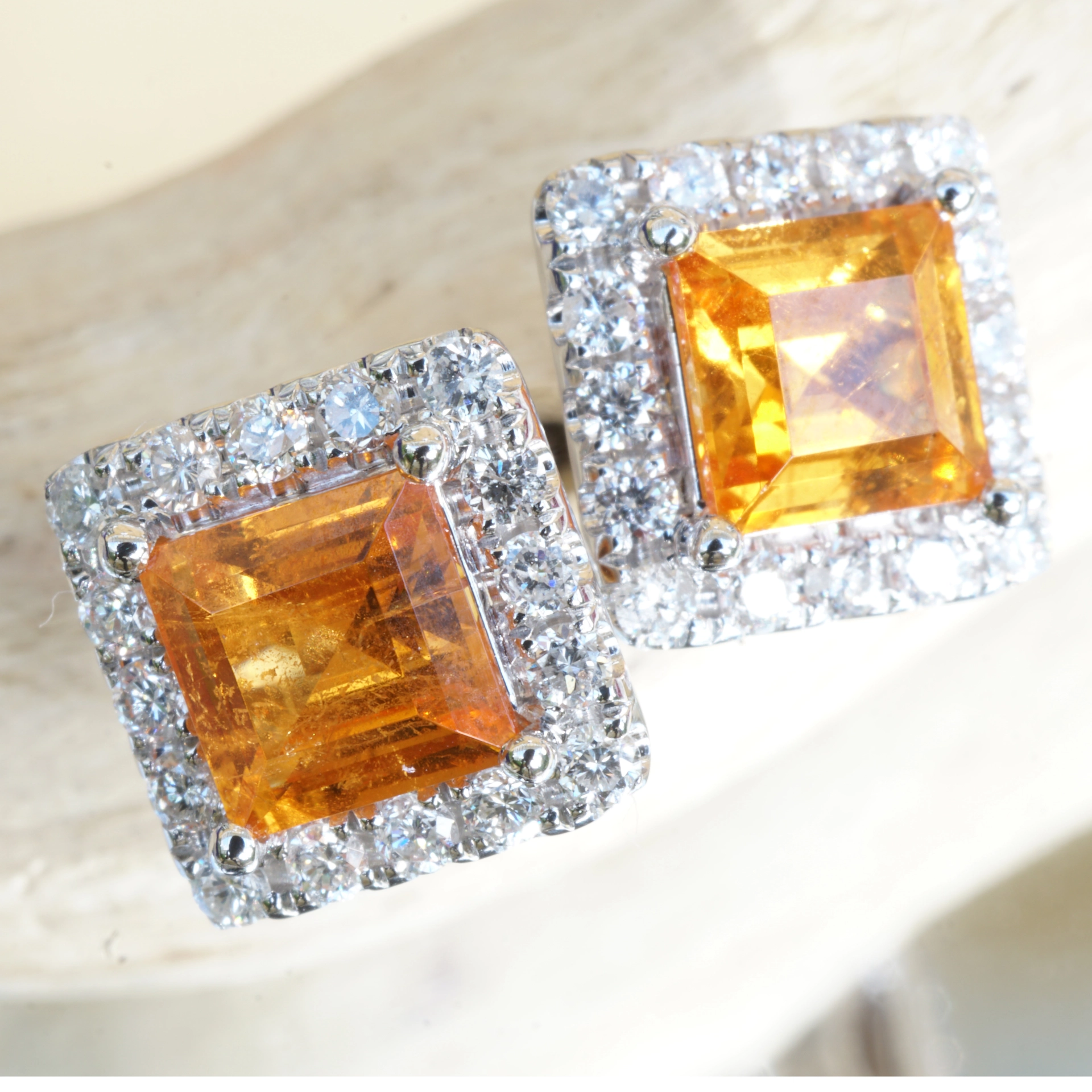 Mandarin Granat Brillant Ohrstecker AAA 8,5 mm W / VS-SI 750er Weissgold Top Farbe leuchtend orange