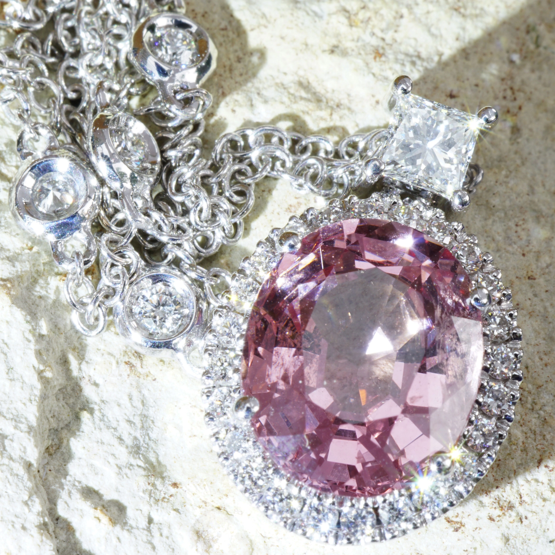 Spinel Diamond Necklace 3.46 ct AAA+....Great Luminosity 18 kt whitegold